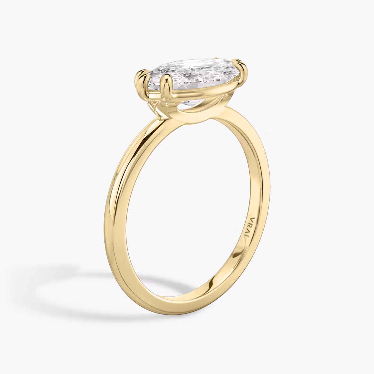 Anillo de compromiso Signature | Marquise | 18k | Oro amarillo | bandAccent: Simple | bandWidth: standard | diamondOrientation: horizontal | hiddenHalo: no | caratWeight: other