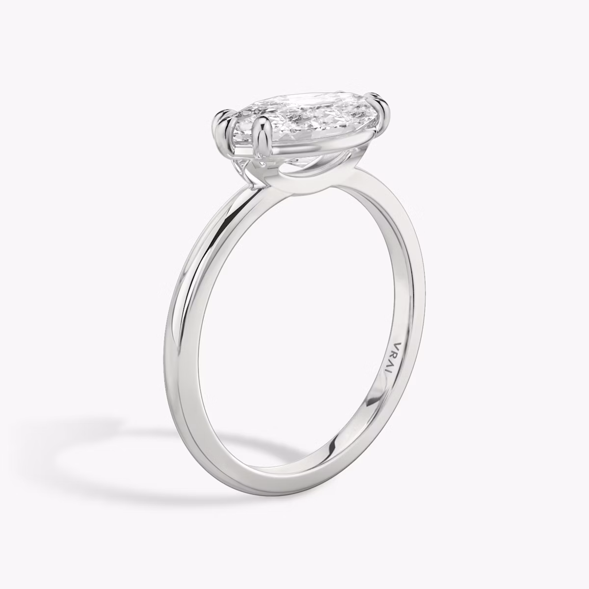 Anillo de compromiso Signature | Marquise | Platino | bandAccent: Simple | bandWidth: standard | diamondOrientation: horizontal | hiddenHalo: no | caratWeight: other