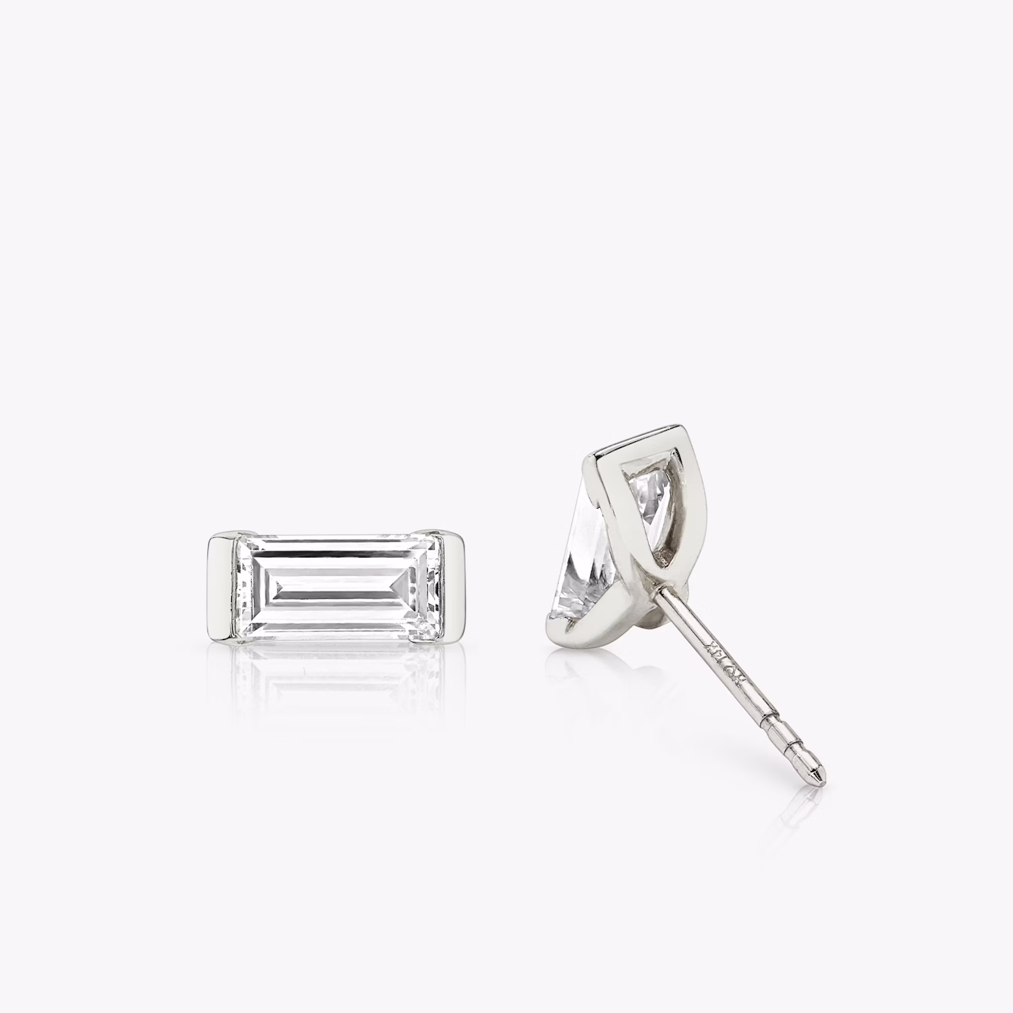 Knife-Edge Baguette Semi-Bezel Stud | Baguette | 14k | White Gold | caratWeight: 0.25ct