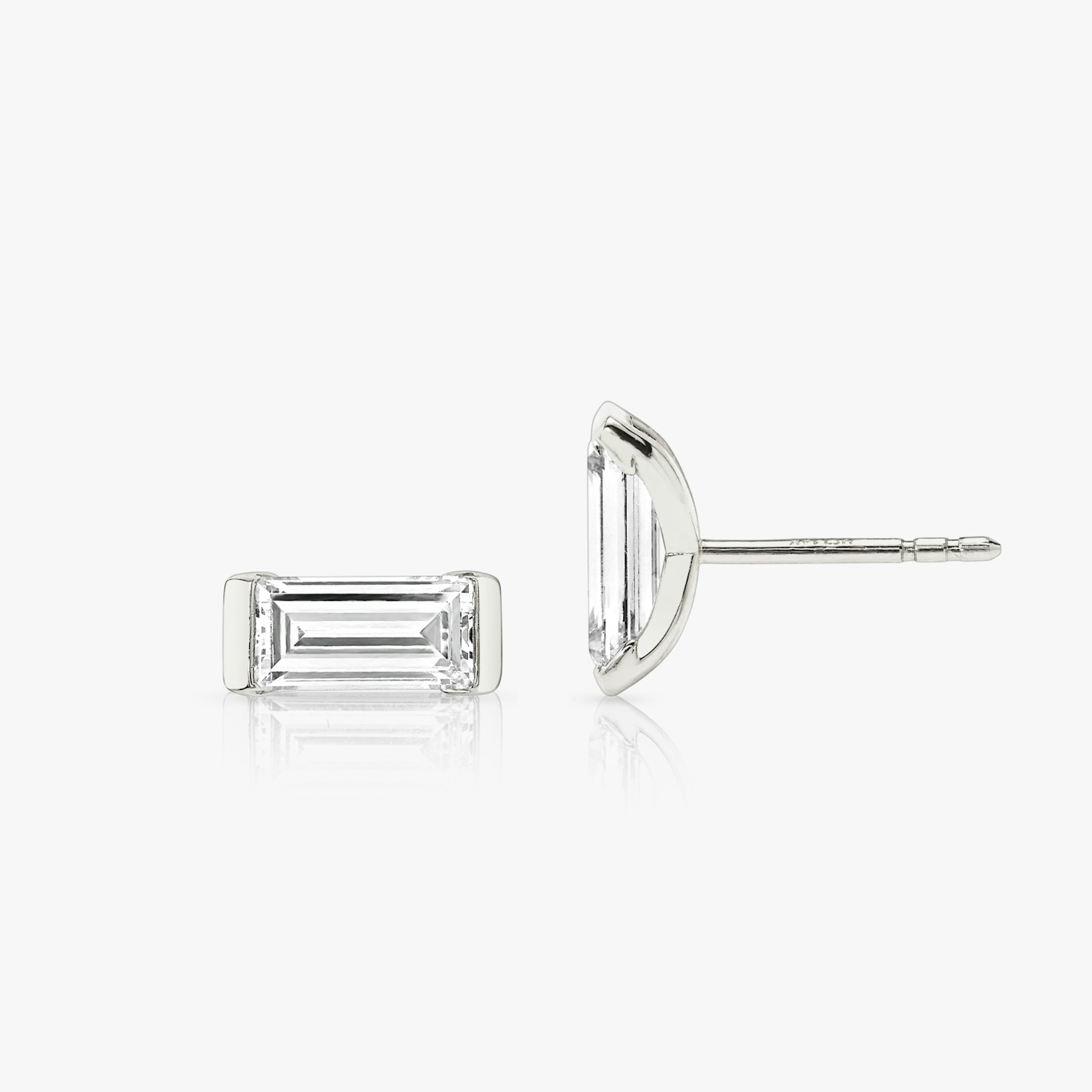 Knife-Edge Baguette Semi-Bezel Stud | Baguette | 14k | White Gold | caratWeight: 0.25ct