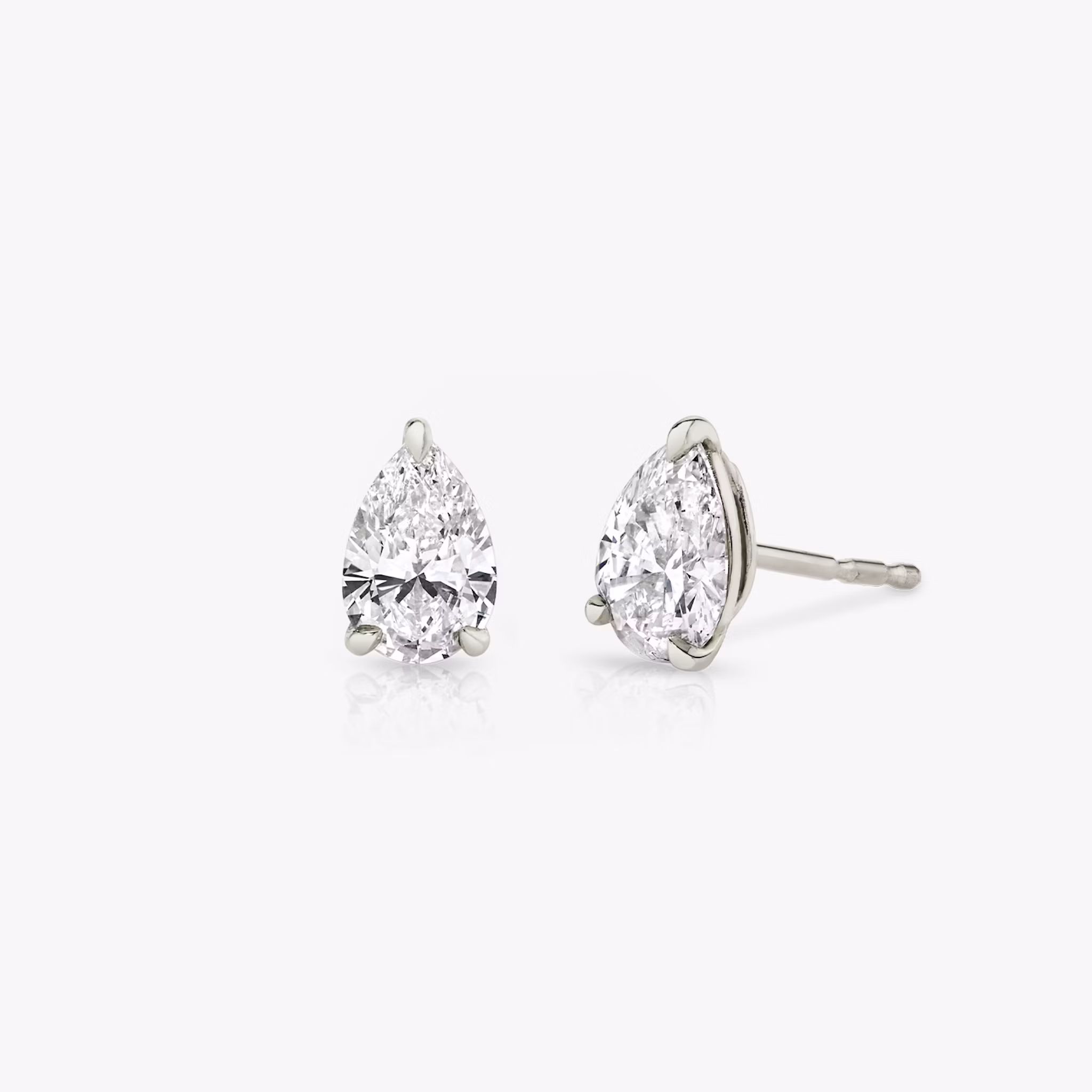 VRAI Solitaire Stud Pear | White Gold