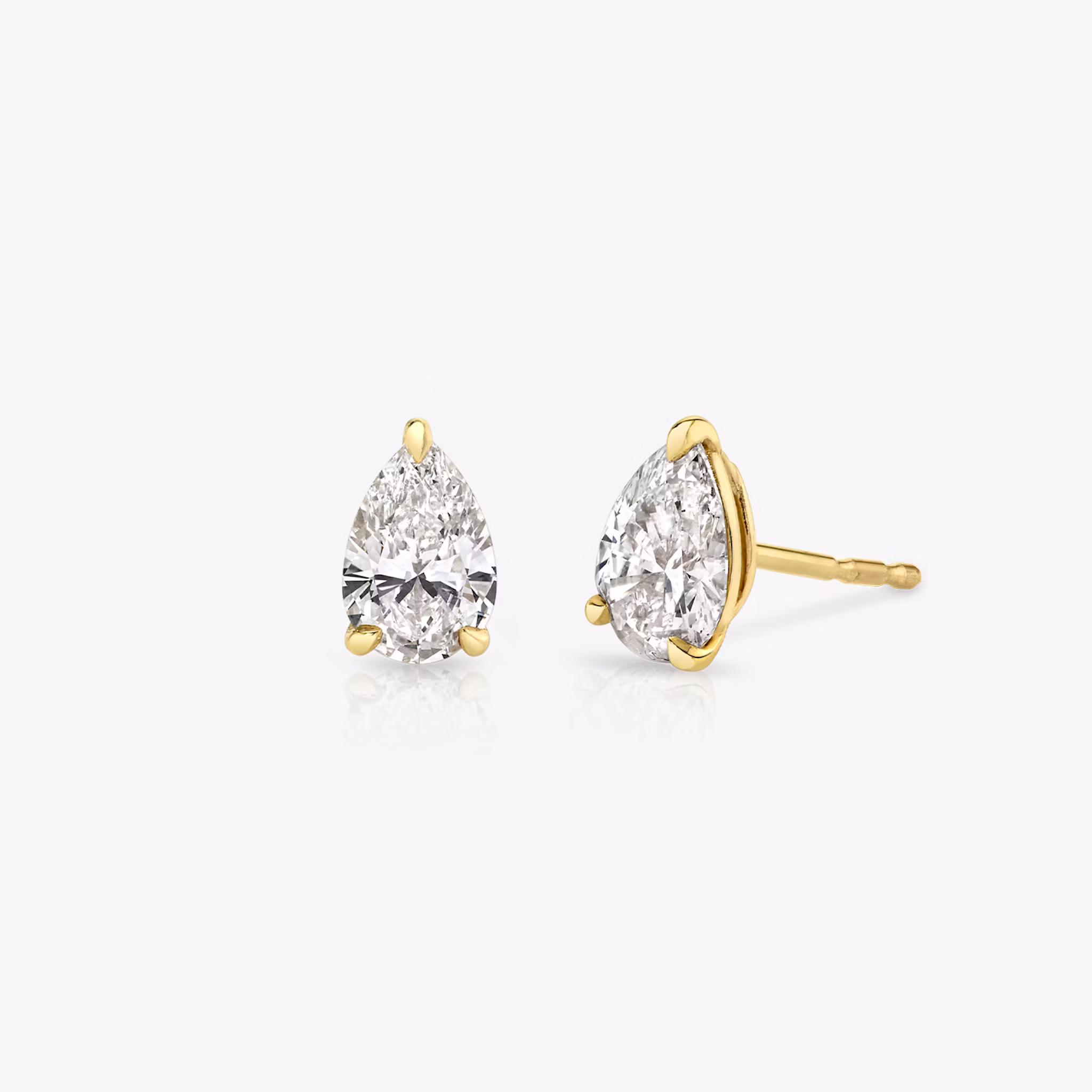 VRAI Solitaire Stud Pear | Yellow Gold