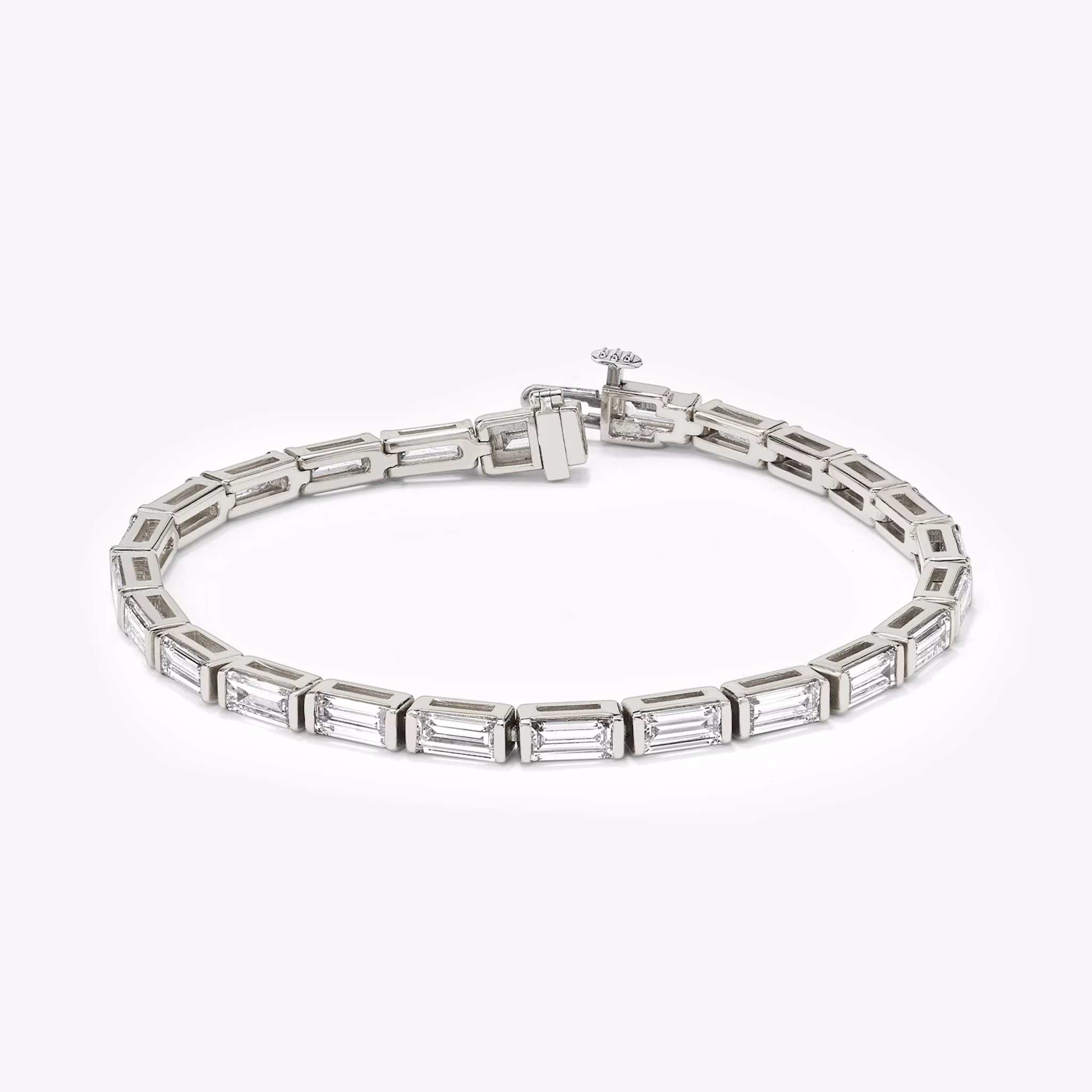 Baguette Tennis Bracelet | Baguette | 14k | White Gold | diamondSize: large | chainLength: 7