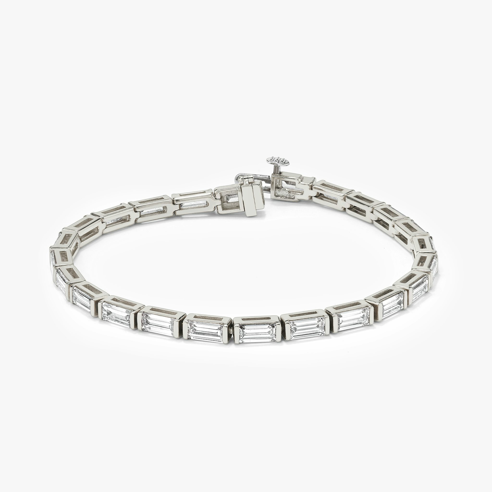 Baguette Tennis Bracelet | Baguette | 14k | White Gold | diamondSize: large | chainLength: 7