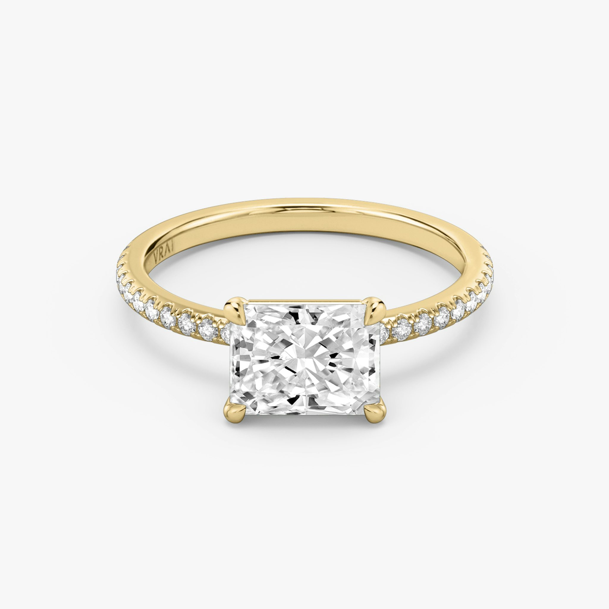 The Signature | Radiant | 18k | Yellow Gold | bandAccent: Pavé | bandWidth: standard | diamondOrientation: horizontal | hiddenHalo: no | caratWeight: other