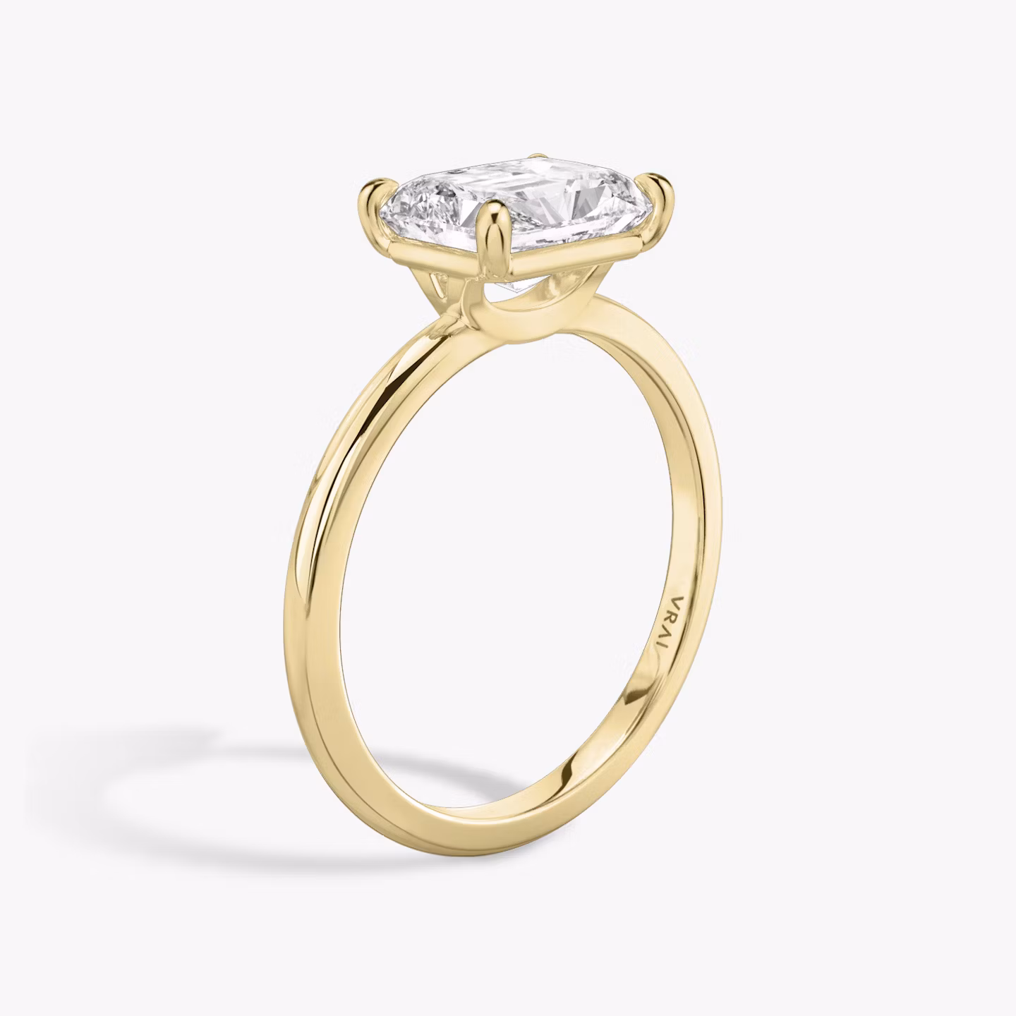 The Signature | Radiant | 18k | Yellow Gold | bandAccent: Plain | bandWidth: standard | diamondOrientation: horizontal | hiddenHalo: no | caratWeight: other