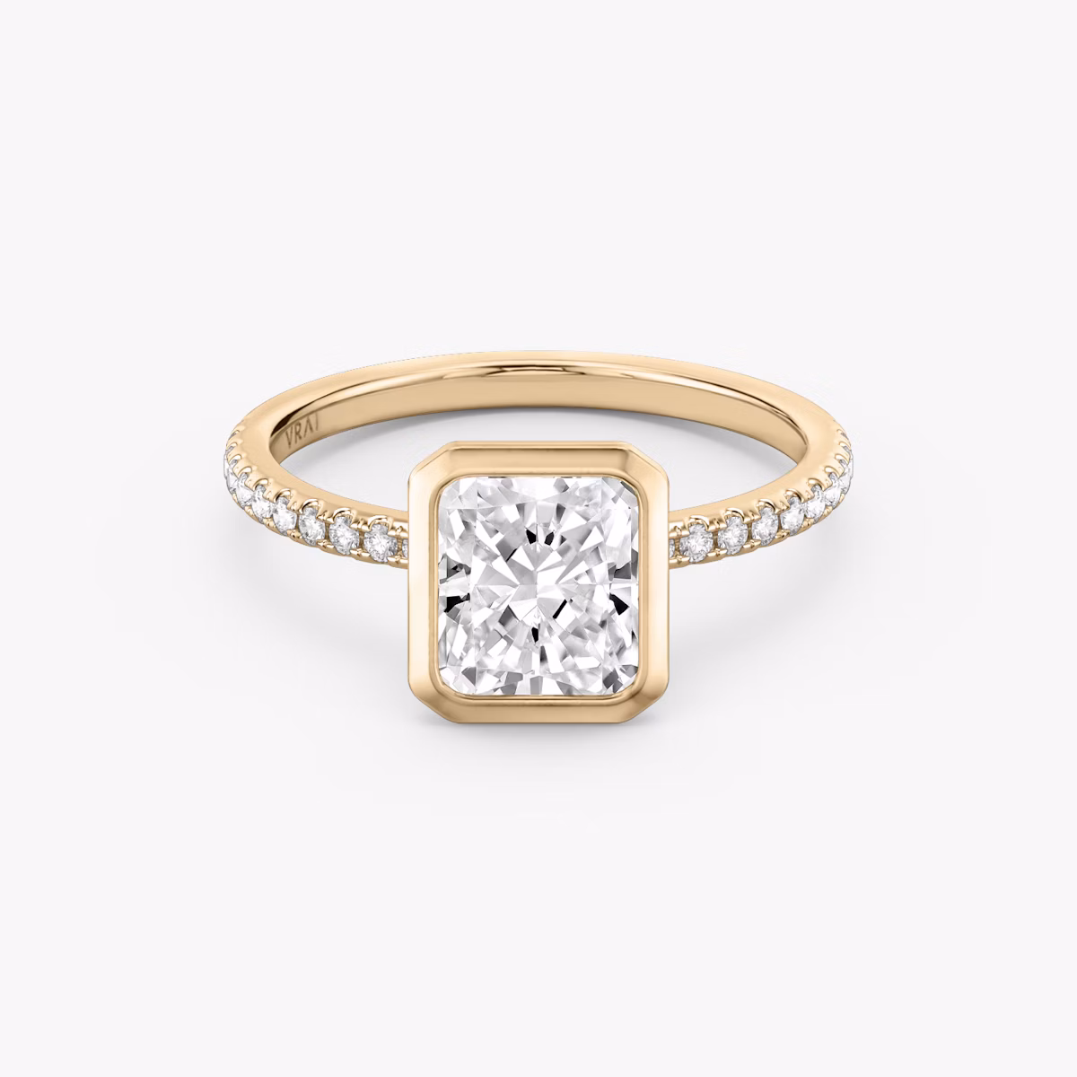 Signature Bezel | Radiant | 14k | Roségold | bandAccent: Mit Pavé-Besatz | diamondOrientation: vertical | caratWeight: other