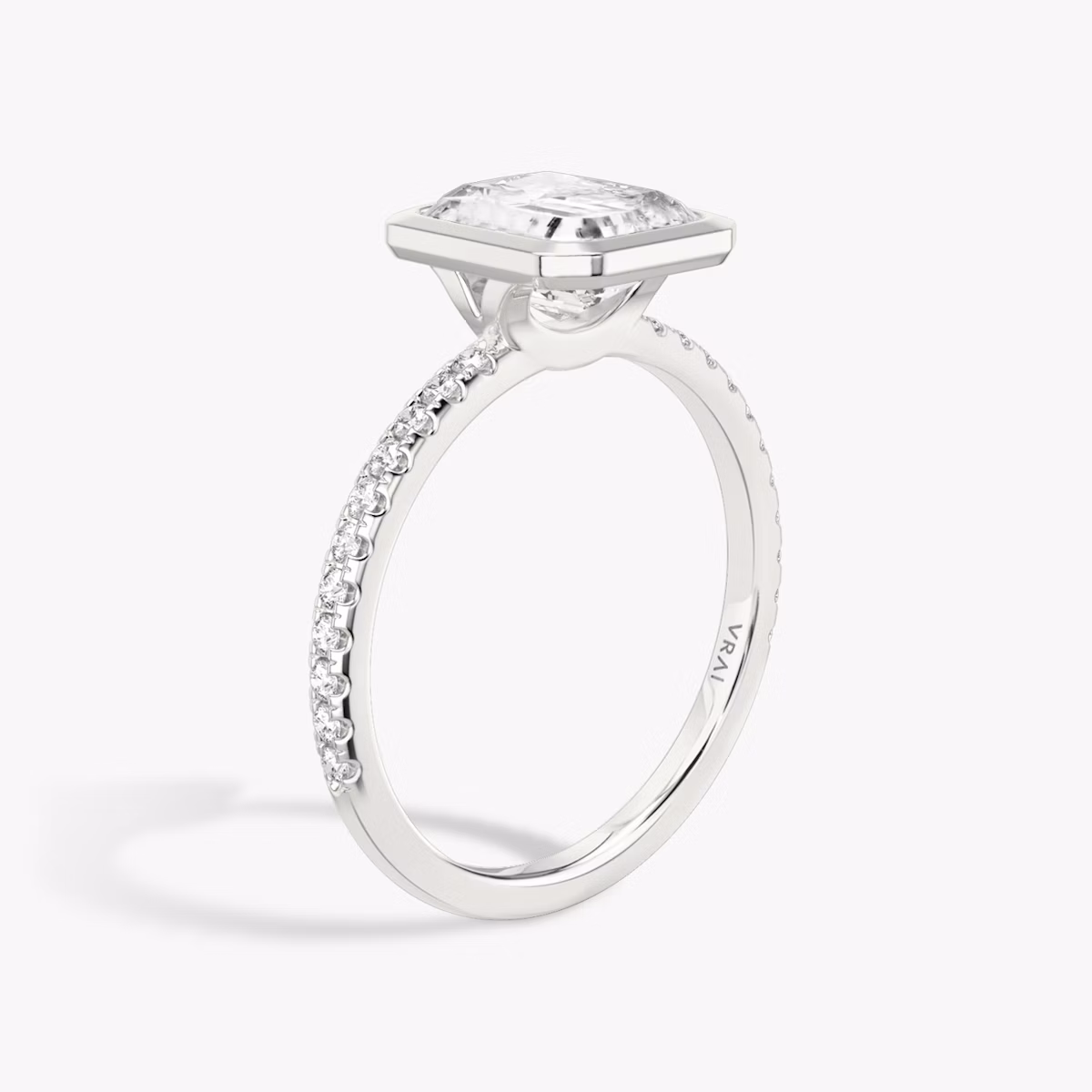 The Signature Bezel | Radiant | Platinum | bandAccent: Pavé | diamondOrientation: vertical | caratWeight: other
