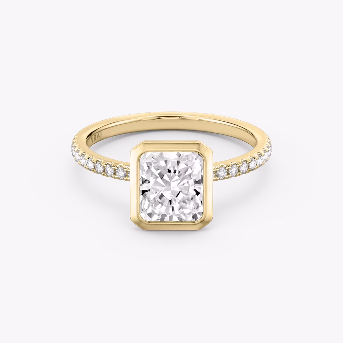 Signature Bezel | Radiant | 18k | Gelbgold | bandAccent: Mit Pavé-Besatz | diamondOrientation: vertical | caratWeight: other