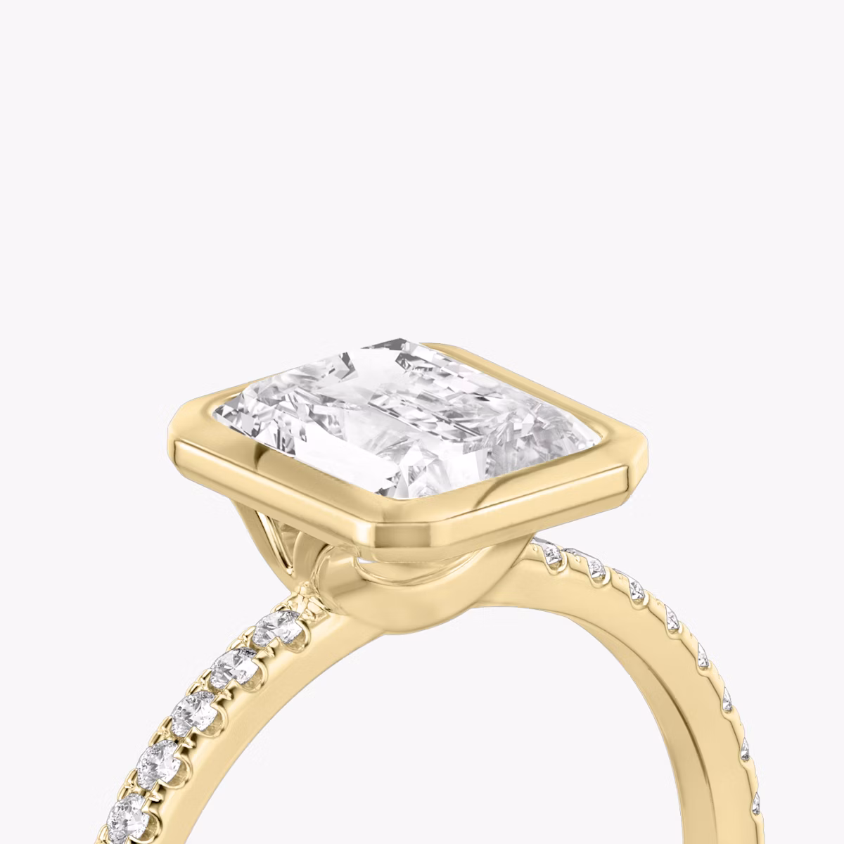 Signature Bezel | Radiant | 18k | Gelbgold | bandAccent: Mit Pavé-Besatz | diamondOrientation: vertical | caratWeight: other