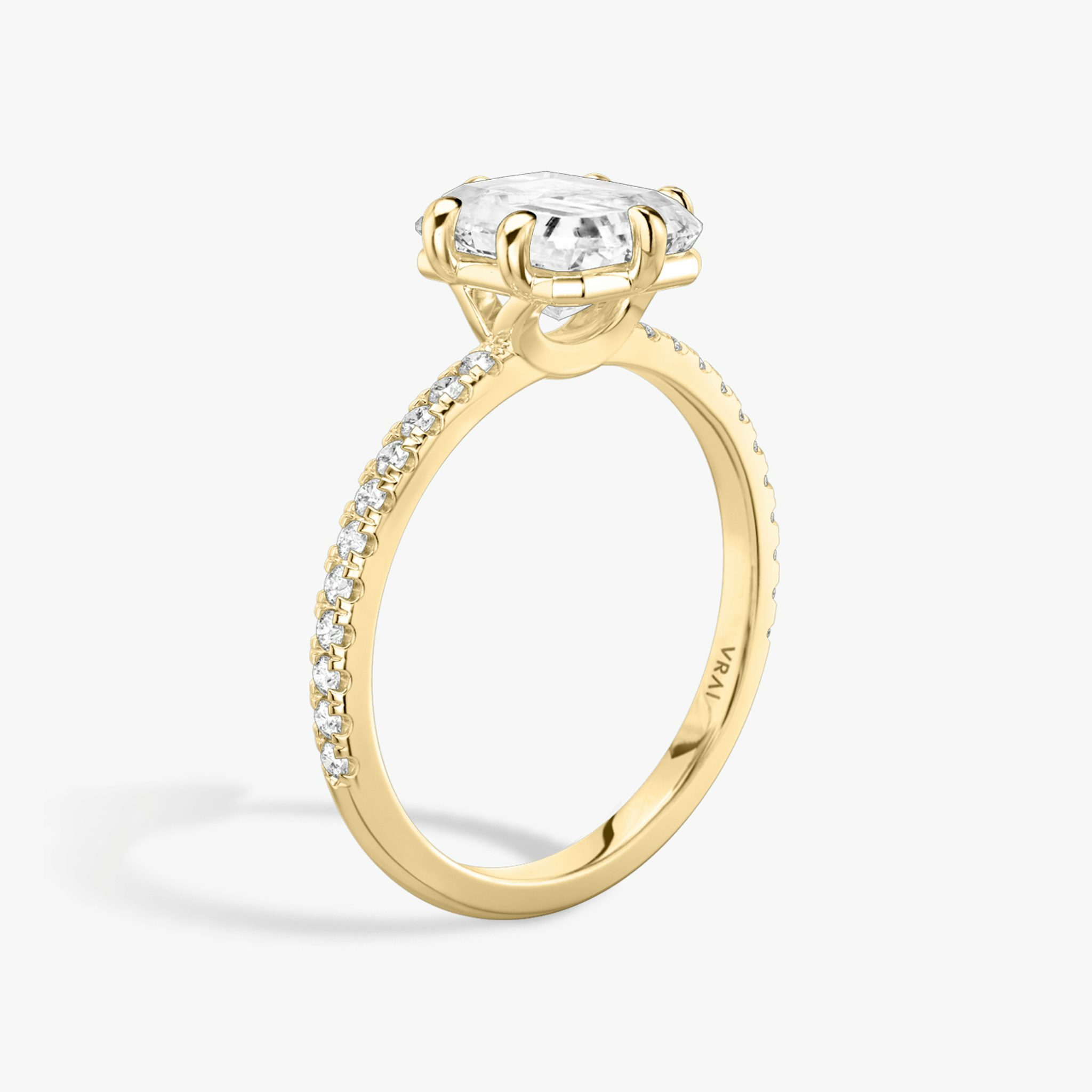 The Signature 6 Prong | Radiant | 18k | Yellow Gold | bandAccent: Pavé | bandWidth: standard | hiddenHalo: no | diamondOrientation: vertical | caratWeight: other