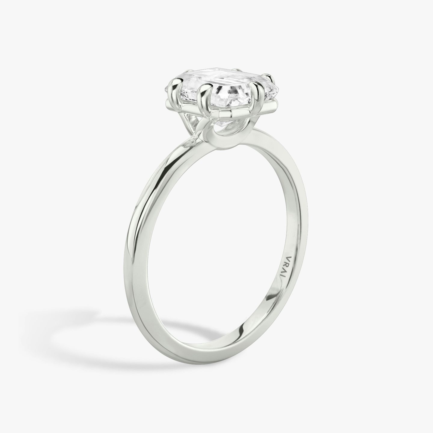 Signature 6 Prong | Radiant | Platin | bandAccent: Ohne Pavé-Besatz | bandWidth: standard | hiddenHalo: no | diamondOrientation: vertical | caratWeight: other