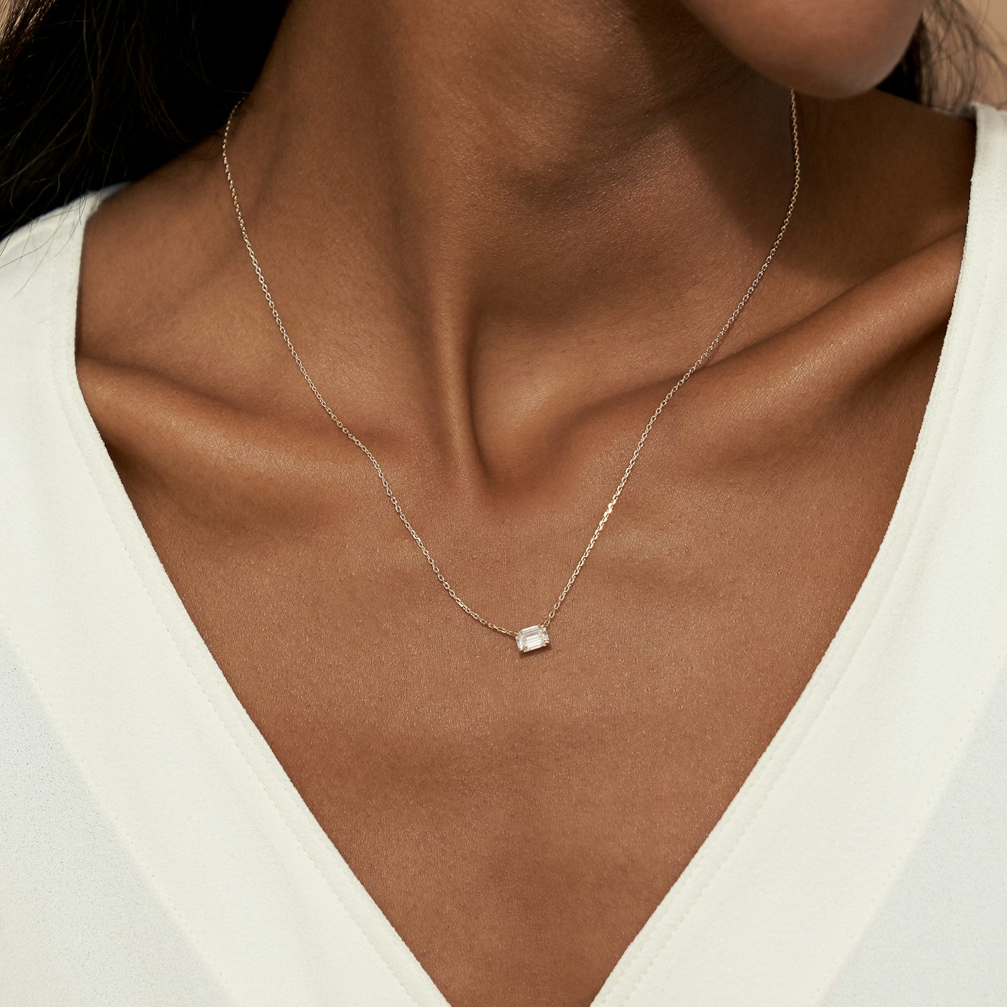 VRAI Solitaire Necklace | Emerald | 14k | Yellow Gold | diamondColor: near-colorless | caratWeight: 0.75ct
