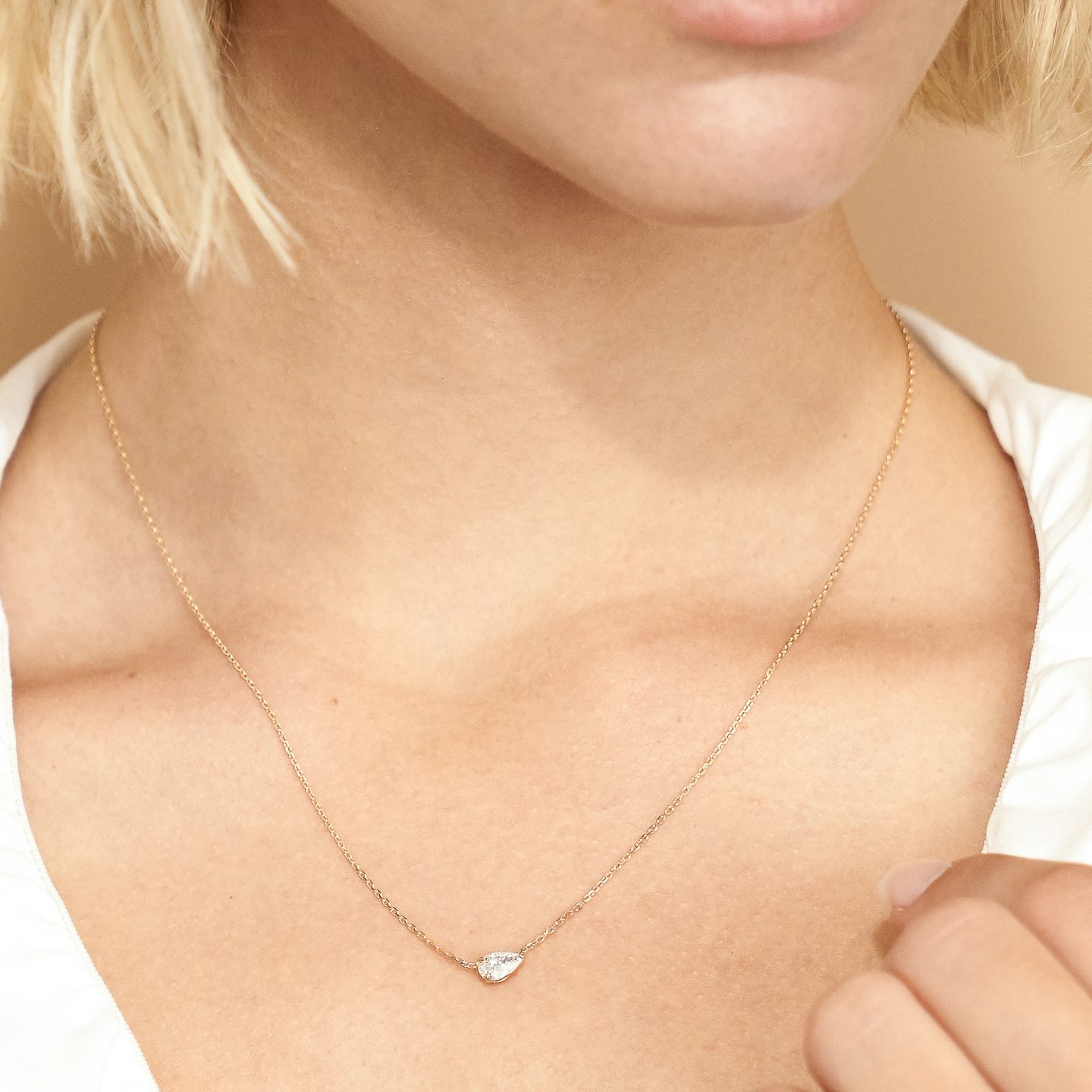 VRAI Solitaire Necklace | Pear | 14k | Yellow Gold | diamondColor: near-colorless | caratWeight: 0.50ct