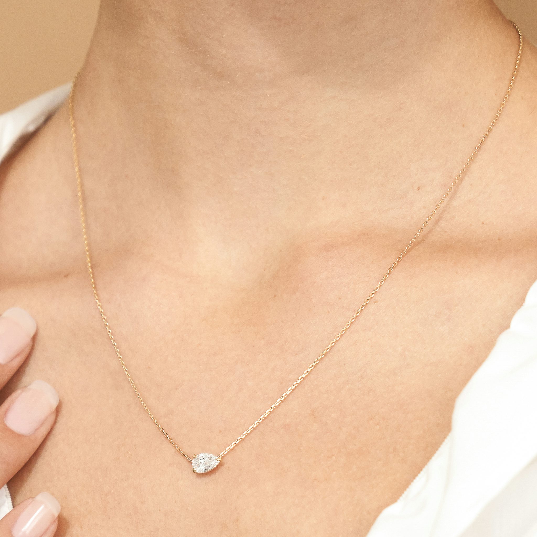 VRAI Solitaire Necklace | Pear | 14k | White Gold | diamondColor: near-colorless | caratWeight: 0.75ct