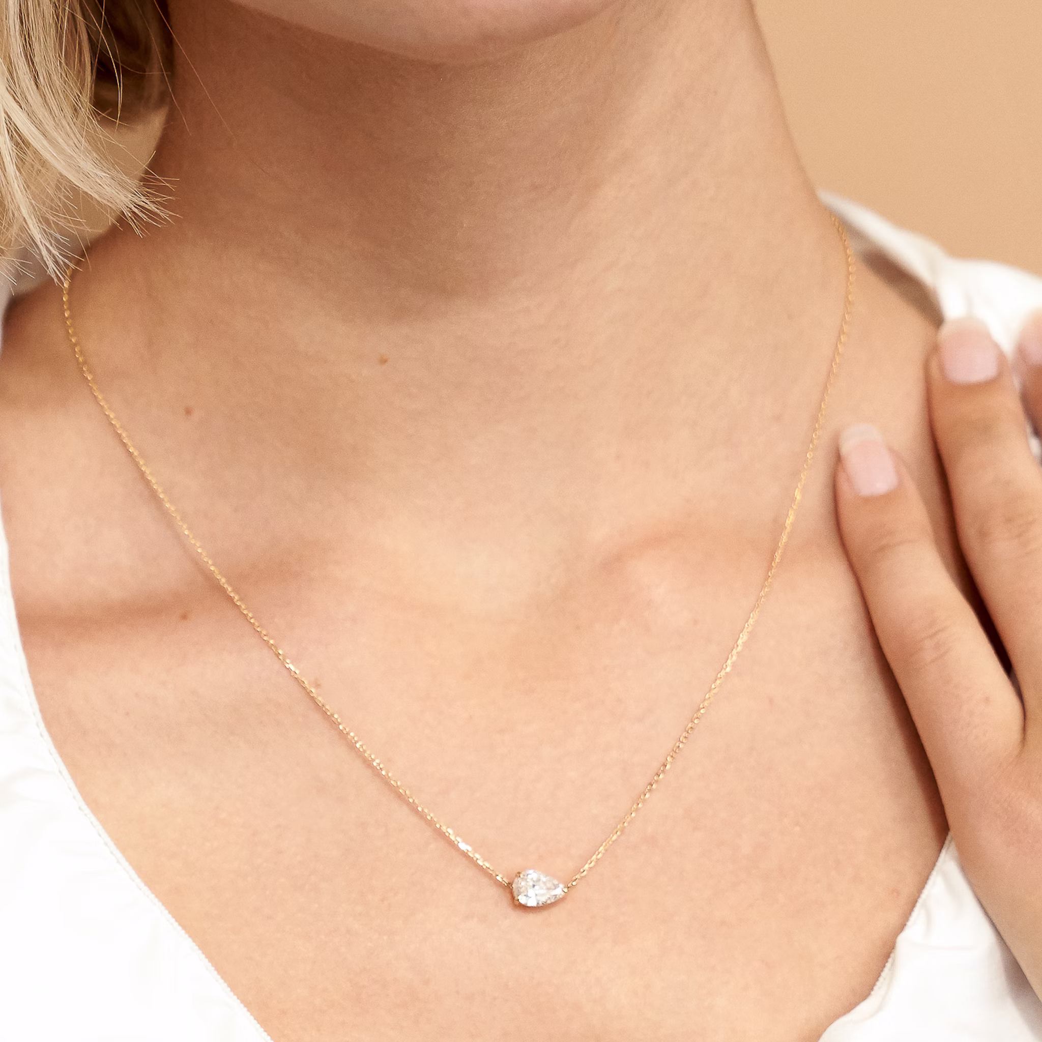 VRAI Solitaire Necklace | Pear | 14k | Yellow Gold | caratWeight: other