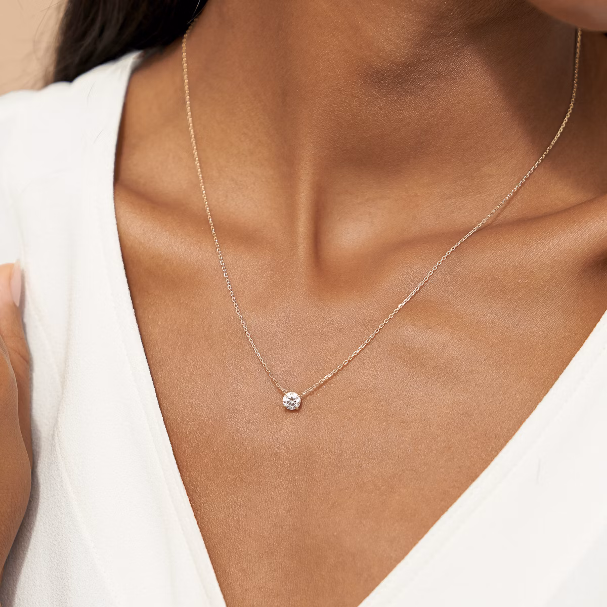 VRAI Solitaire Necklace | Round Brilliant | 14k | White Gold | diamondColor: near-colorless | caratWeight: 0.50ct