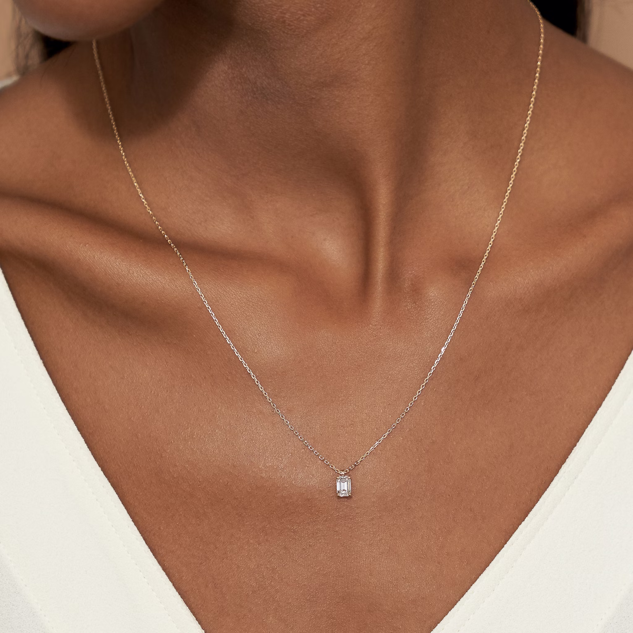 VRAI Solitaire Pendant | Emerald | 14k | Yellow Gold | caratWeight: 0.50ct