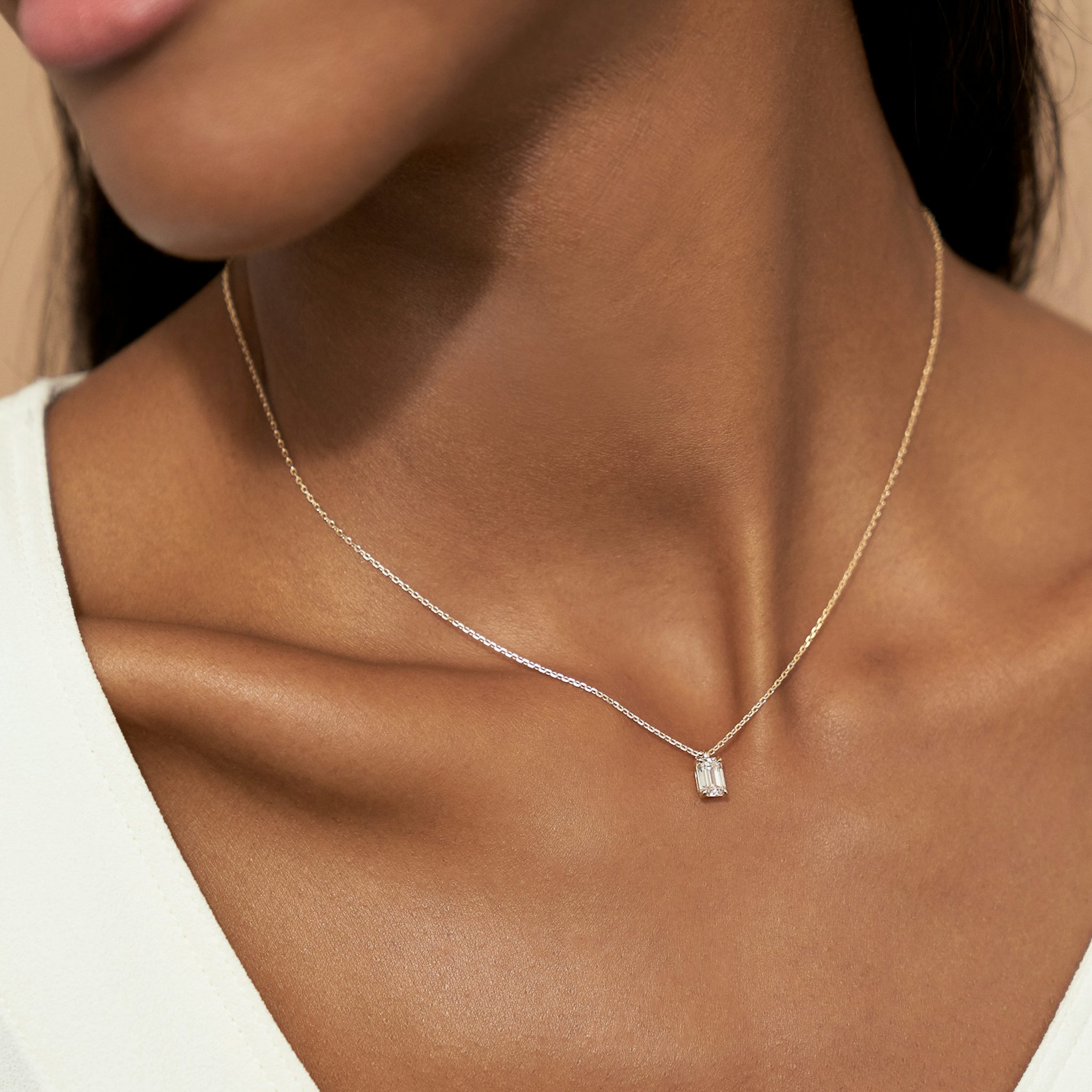 VRAI Solitaire Pendant | Emerald | 14k | Yellow Gold | caratWeight: 0.75ct