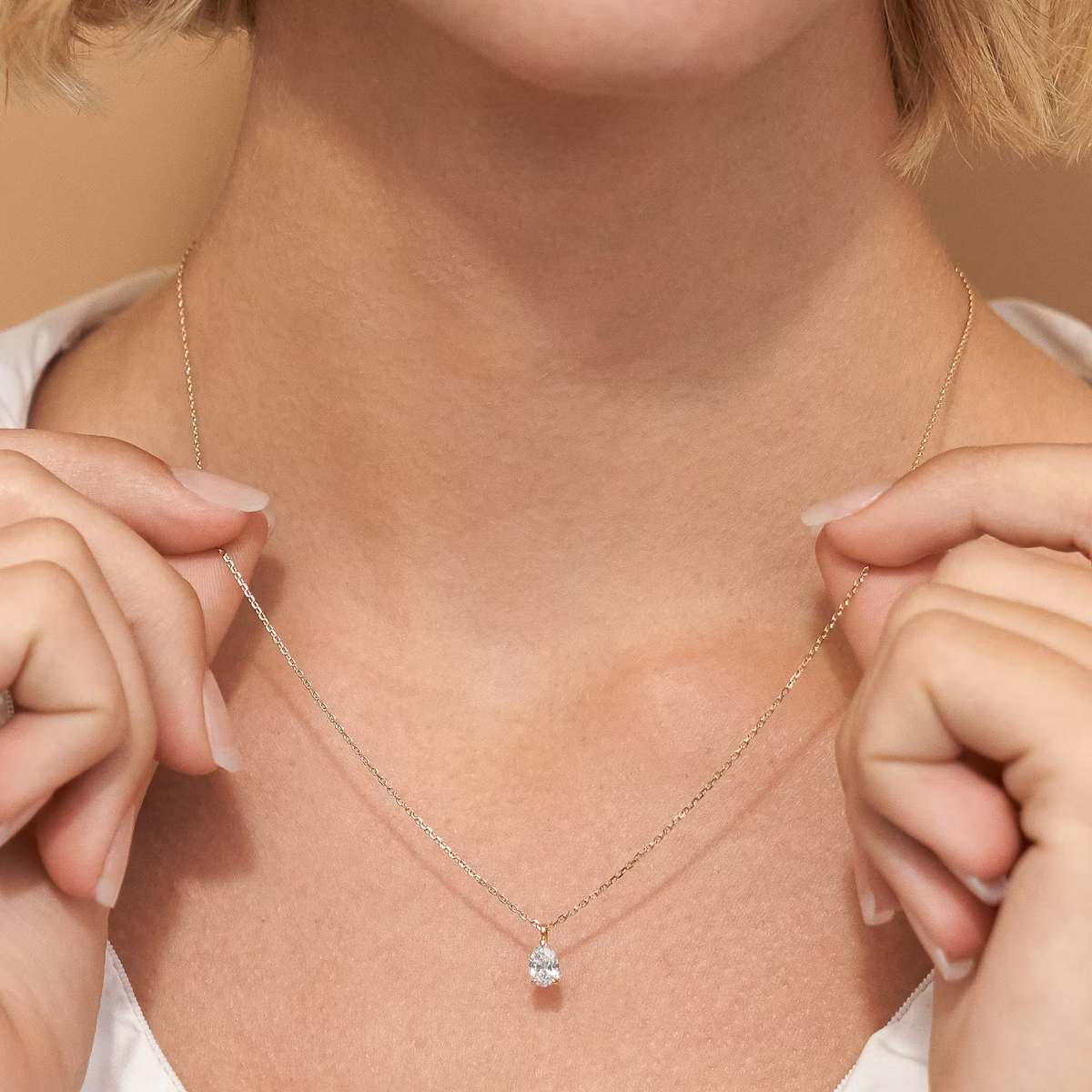 VRAI Solitaire Pendant | Pear | 14k | Yellow Gold | caratWeight: 0.50ct