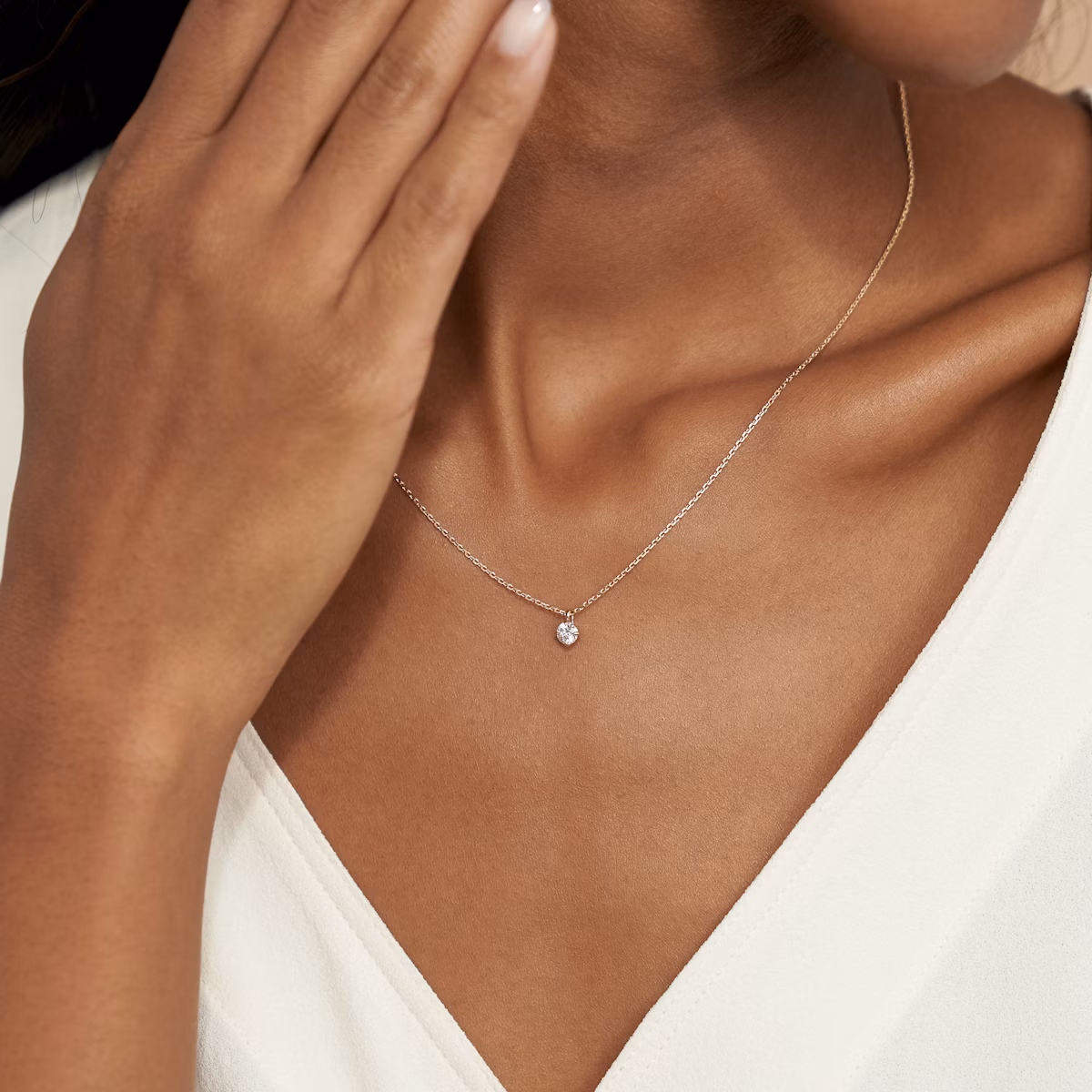 VRAI Solitaire Pendant | Round Brilliant | 14k | Yellow Gold | diamondColor: near-colorless | caratWeight: 0.25ct