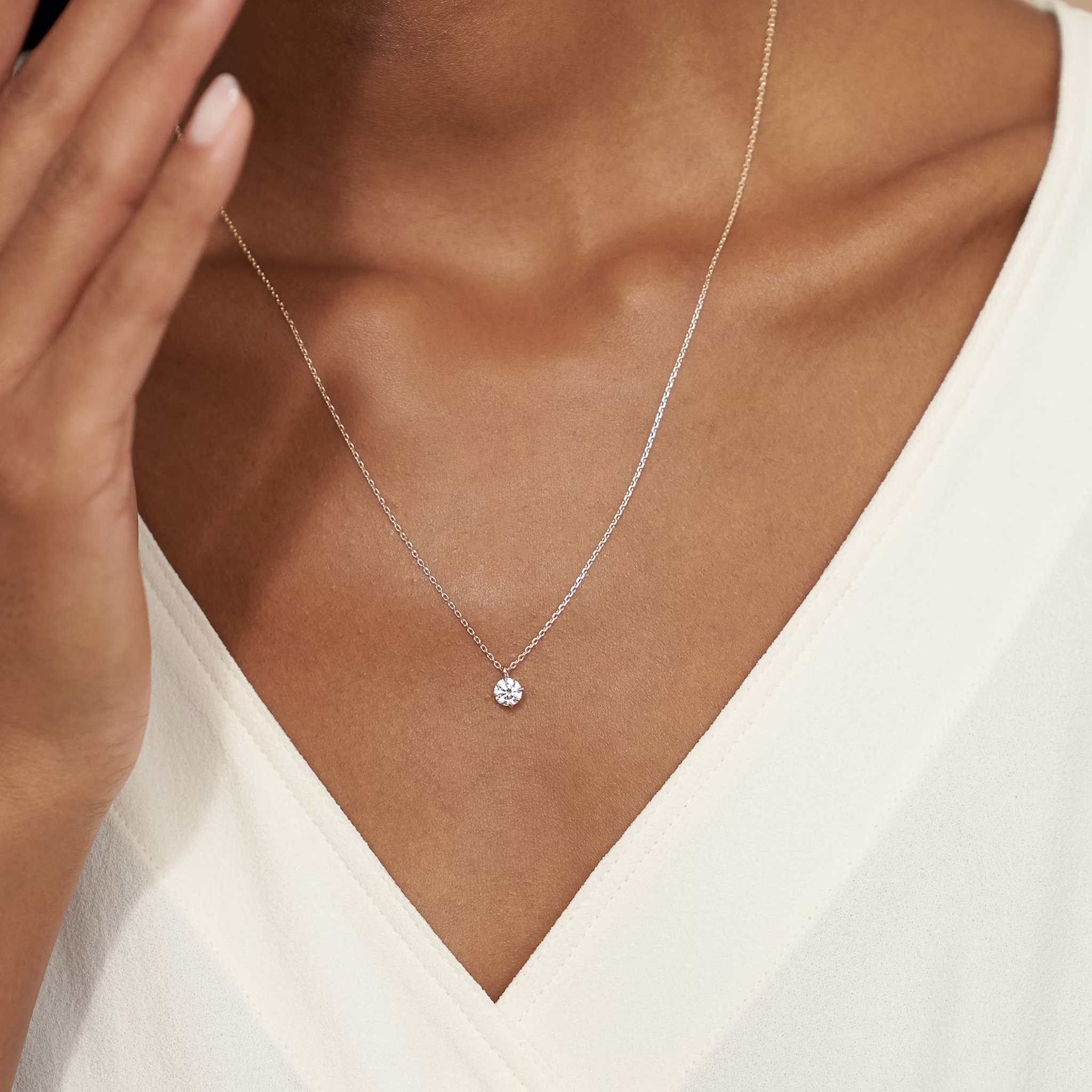 VRAI Solitaire Pendant | Round Brilliant | 14k | Yellow Gold | diamondColor: near-colorless | caratWeight: 0.50ct