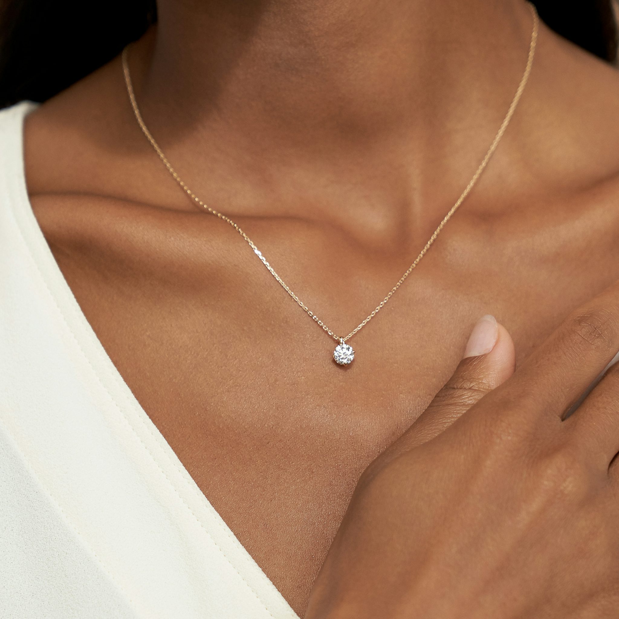 VRAI Solitaire Pendant | Round Brilliant | 14k | Yellow Gold | diamondColor: near-colorless | caratWeight: 0.75ct