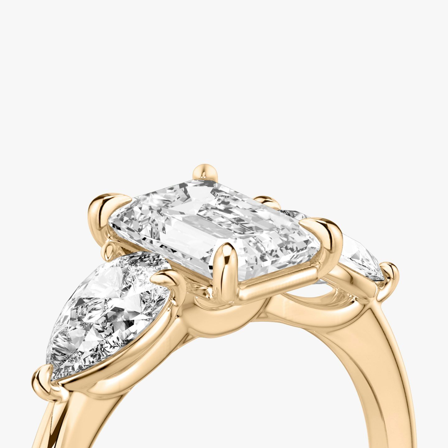 Three Stone | Emerald | 14k | Roségold | bandAccent: Ohne Pavé-Besatz | sideStoneCarat: 0.50ct | sideStoneShape: Tropfen | diamondOrientation: vertical | caratWeight: other