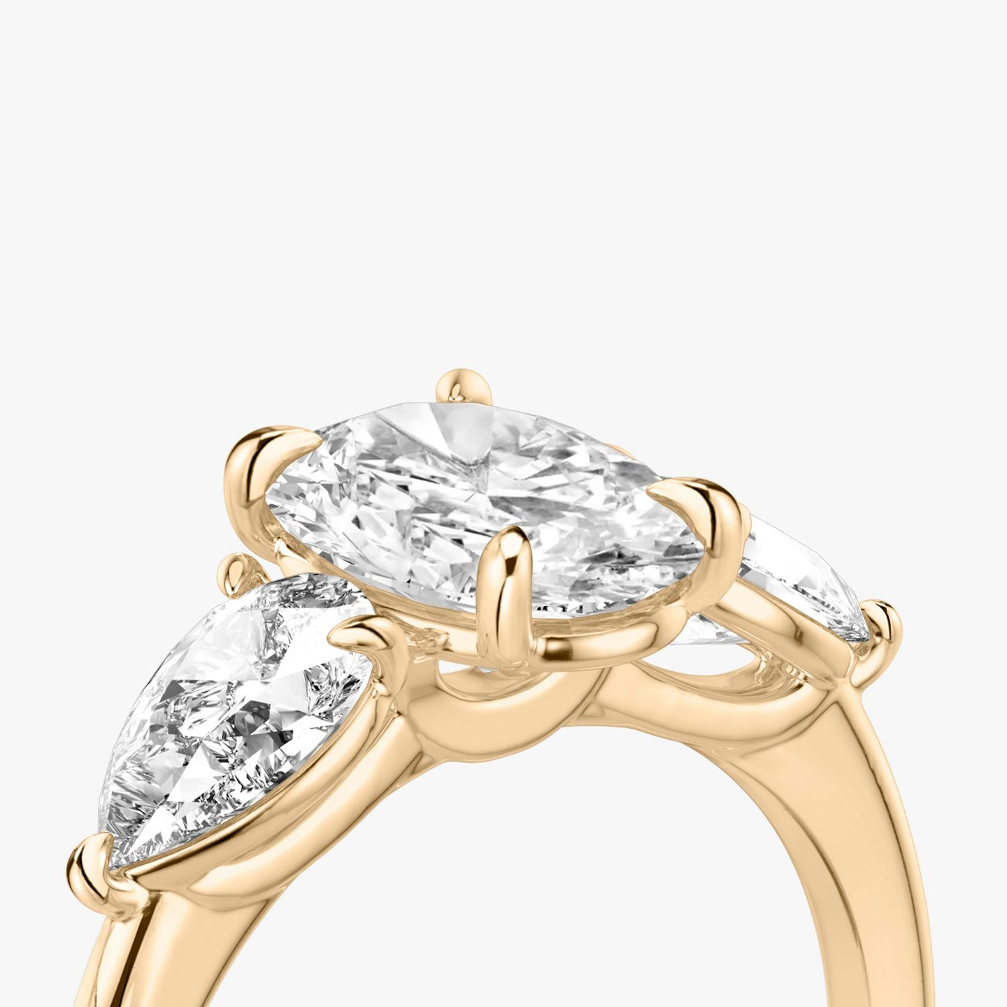 Three Stone | Oval | 14k | Roségold | bandAccent: Ohne Pavé-Besatz | sideStoneCarat: 0.50ct | sideStoneShape: Tropfen | diamondOrientation: vertical | caratWeight: other