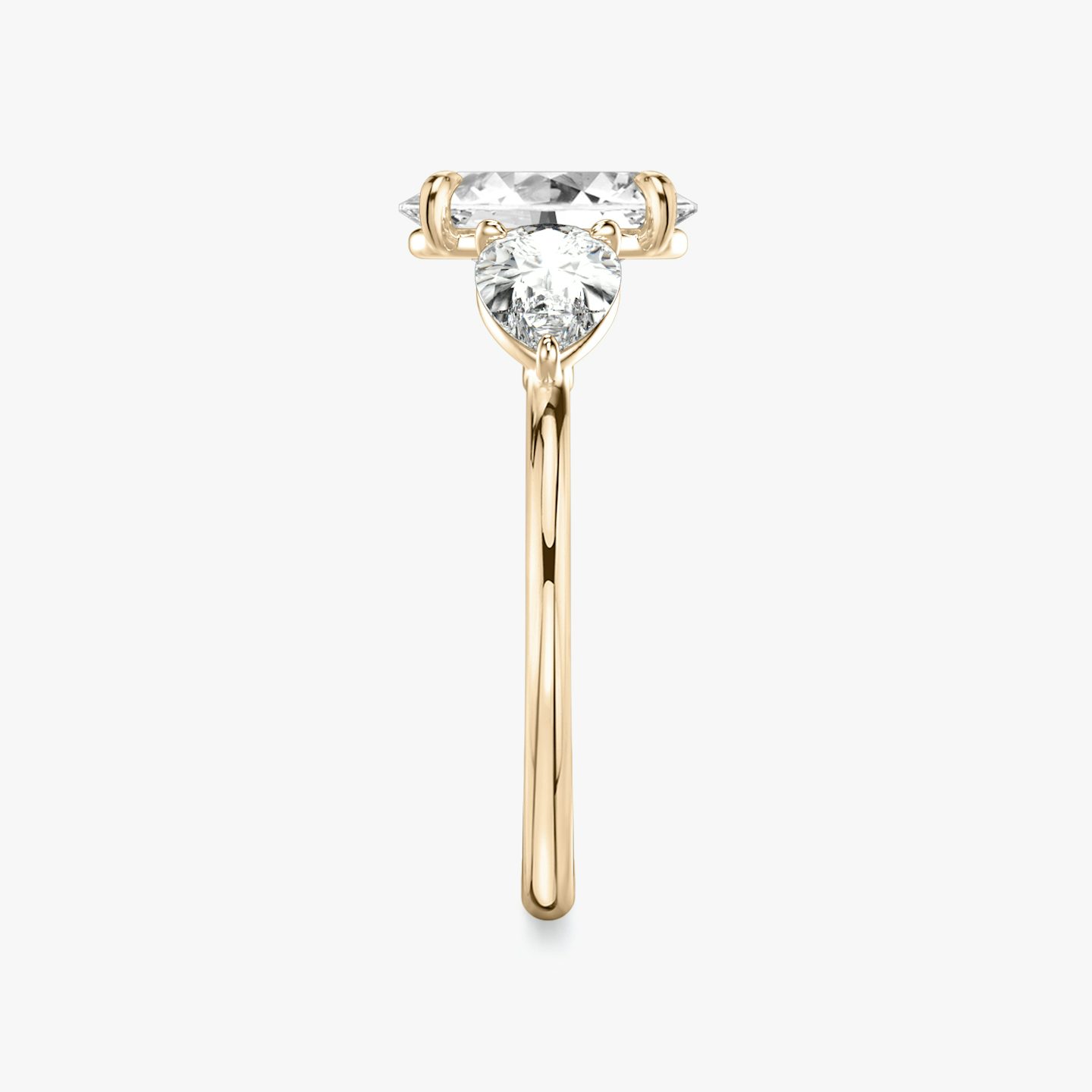 Three Stone | Oval | 14k | Roségold | bandAccent: Ohne Pavé-Besatz | sideStoneCarat: 0.50ct | sideStoneShape: Tropfen | diamondOrientation: vertical | caratWeight: other