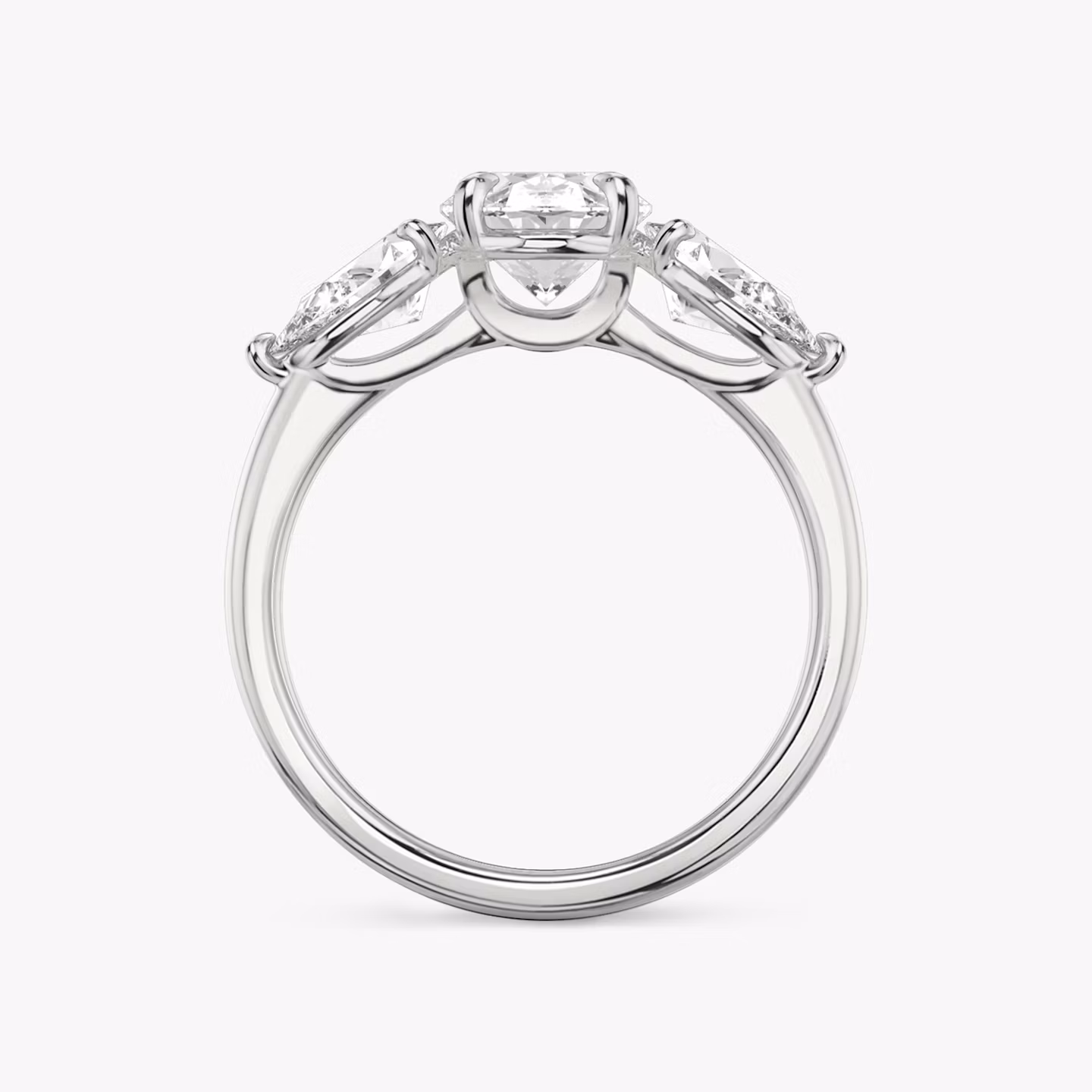 Three Stone | Oval | 18k | Weißgold | bandAccent: Ohne Pavé-Besatz | sideStoneCarat: 0.50ct | sideStoneShape: Tropfen | diamondOrientation: vertical | caratWeight: other