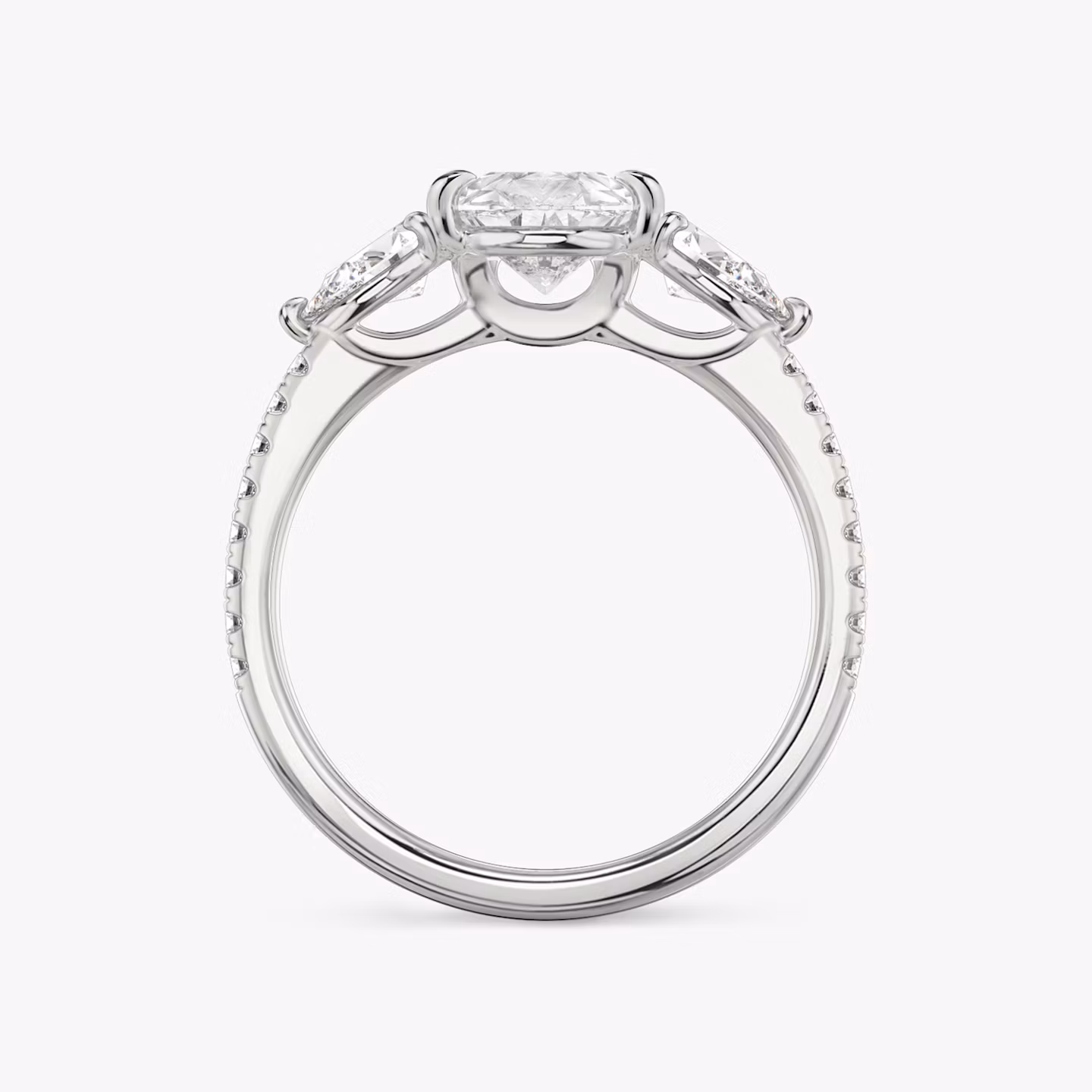 Anillo de compromiso Three Stone | Pera | 18k | Oro blanco | bandAccent: Pavé | sideStoneCarat: 0.25ct | sideStoneShape: Pera | diamondOrientation: vertical | caratWeight: other