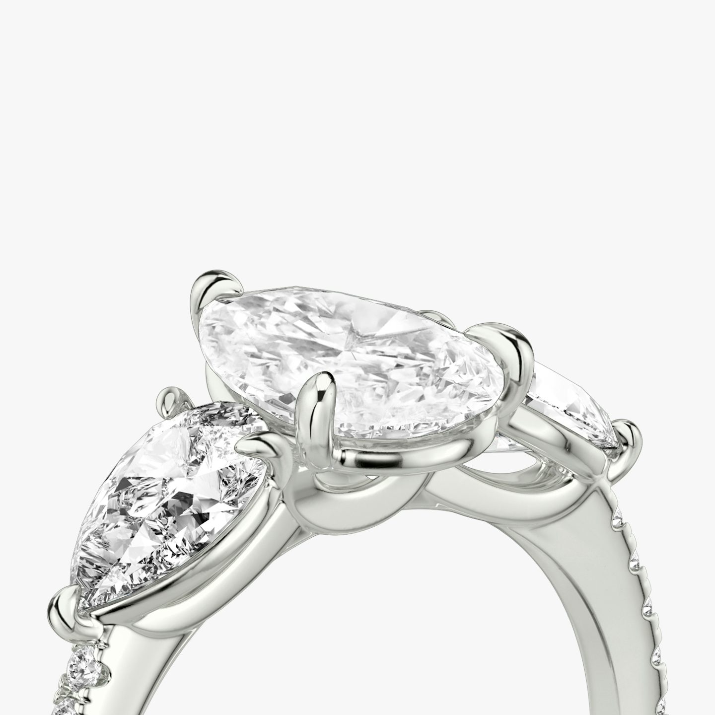 Three Stone | Tropfen | 18k | Weißgold | bandAccent: Mit Pavé-Besatz | sideStoneCarat: 0.50ct | sideStoneShape: Tropfen | diamondOrientation: vertical | caratWeight: other