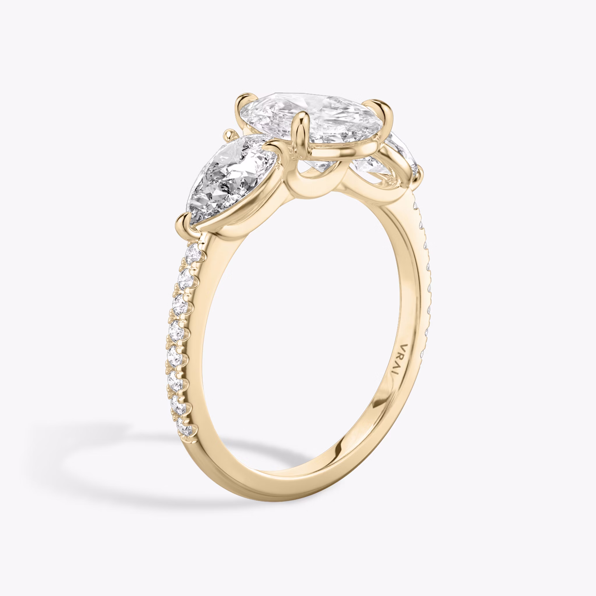 Three Stone | Tropfen | 14k | Roségold | bandAccent: Mit Pavé-Besatz | sideStoneCarat: 0.50ct | sideStoneShape: Tropfen | diamondOrientation: vertical | caratWeight: other