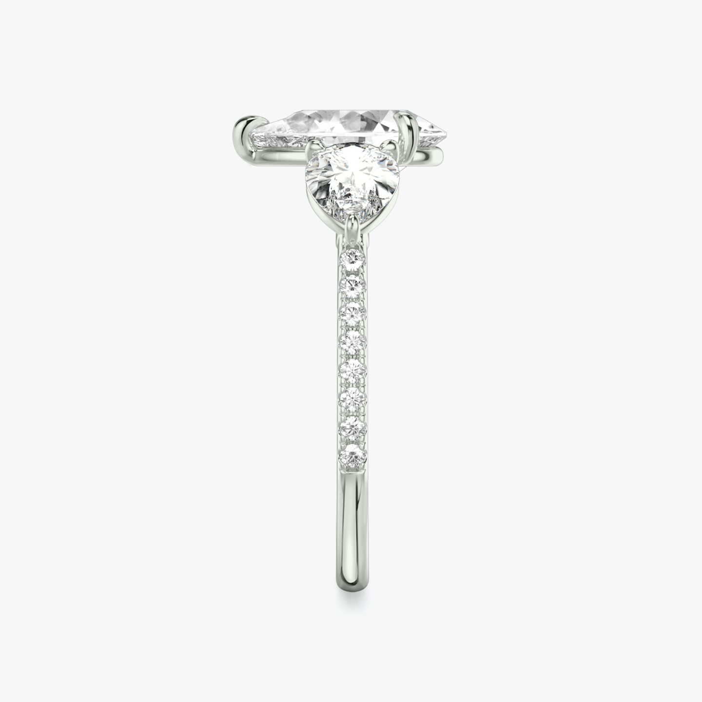 Three Stone | Tropfen | 18k | Weißgold | bandAccent: Mit Pavé-Besatz | sideStoneCarat: 0.50ct | sideStoneShape: Tropfen | diamondOrientation: vertical | caratWeight: other