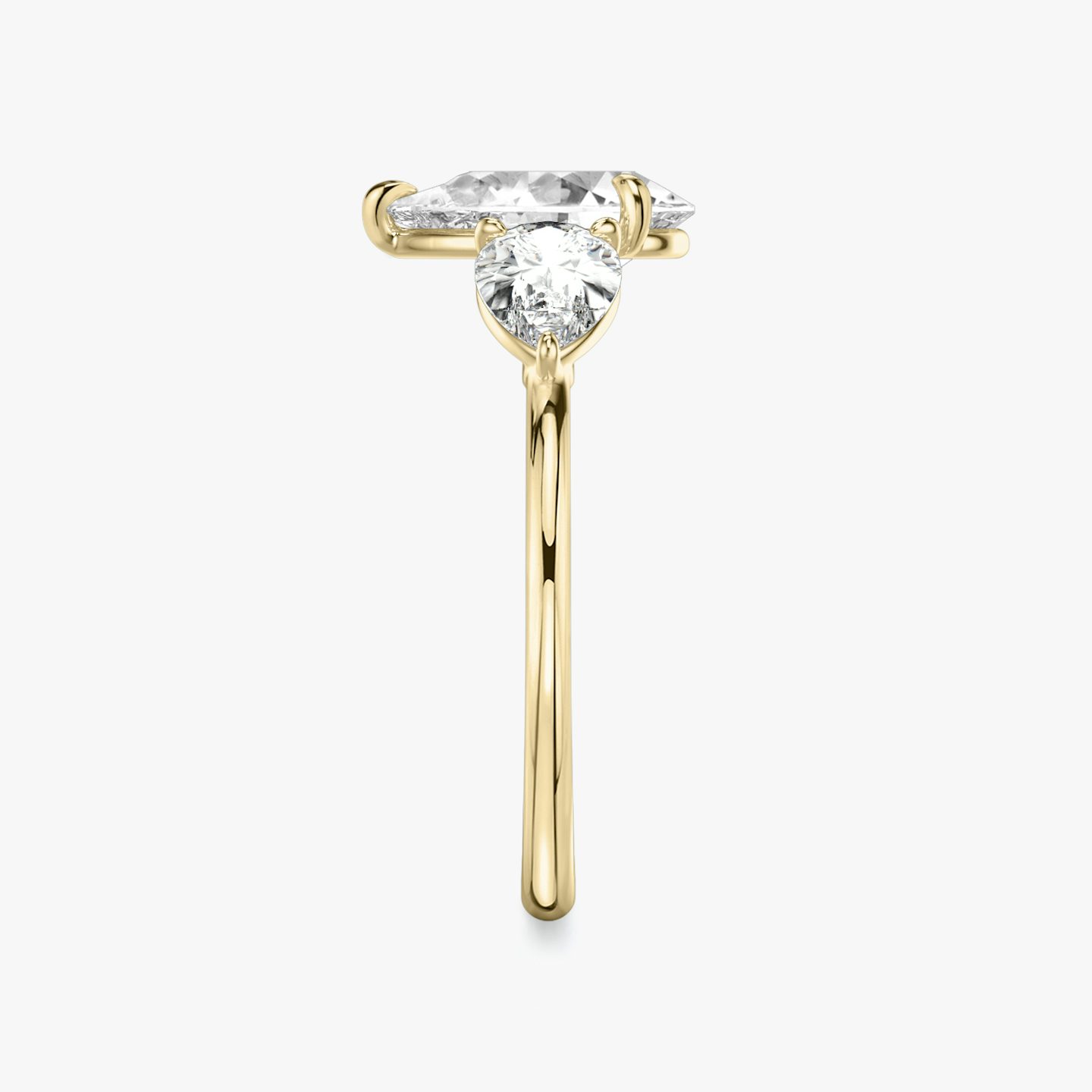 The Three Stone | Pear | 18k | Yellow Gold | bandAccent: Plain | sideStoneCarat: 0.50ct | sideStoneShape: Pear | diamondOrientation: vertical | caratWeight: other