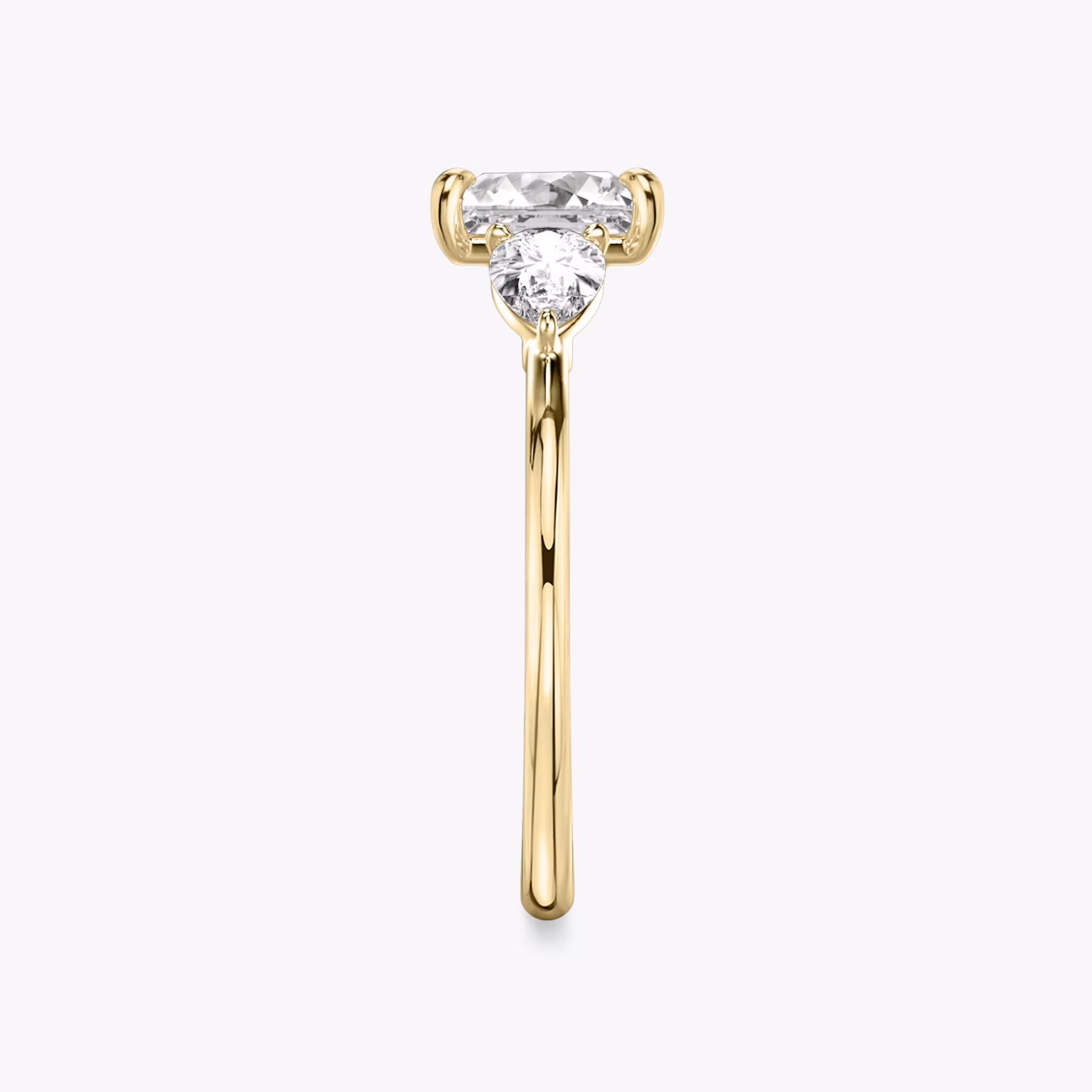 The Three Stone | Princess | 18k | Yellow Gold | bandAccent: Plain | sideStoneCarat: 0.25ct | sideStoneShape: Pear | diamondOrientation: vertical | caratWeight: other