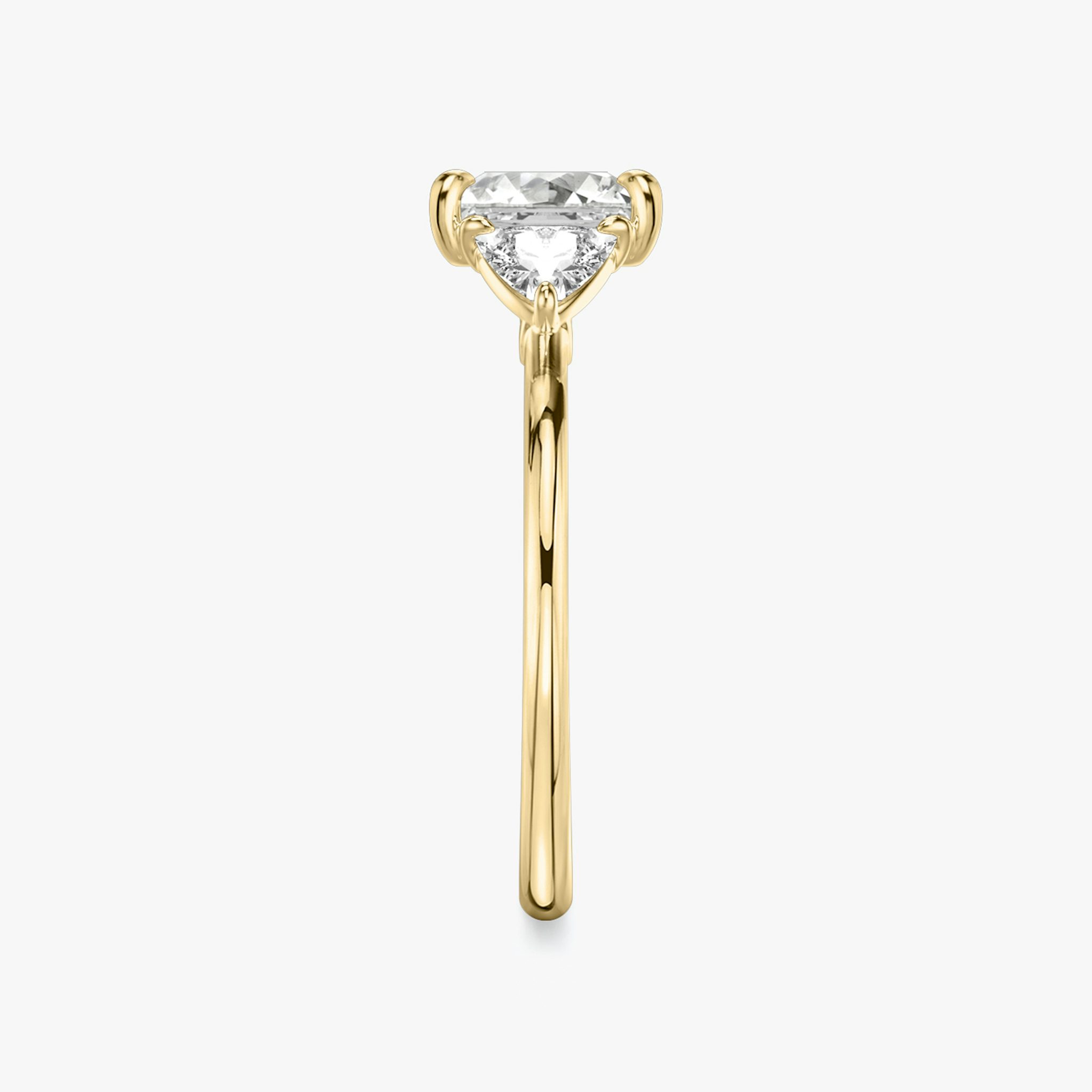 The Three Stone | Princess | 18k | Yellow Gold | bandAccent: Plain | sideStoneCarat: 0.25ct | sideStoneShape: Trillion | diamondOrientation: vertical | caratWeight: other