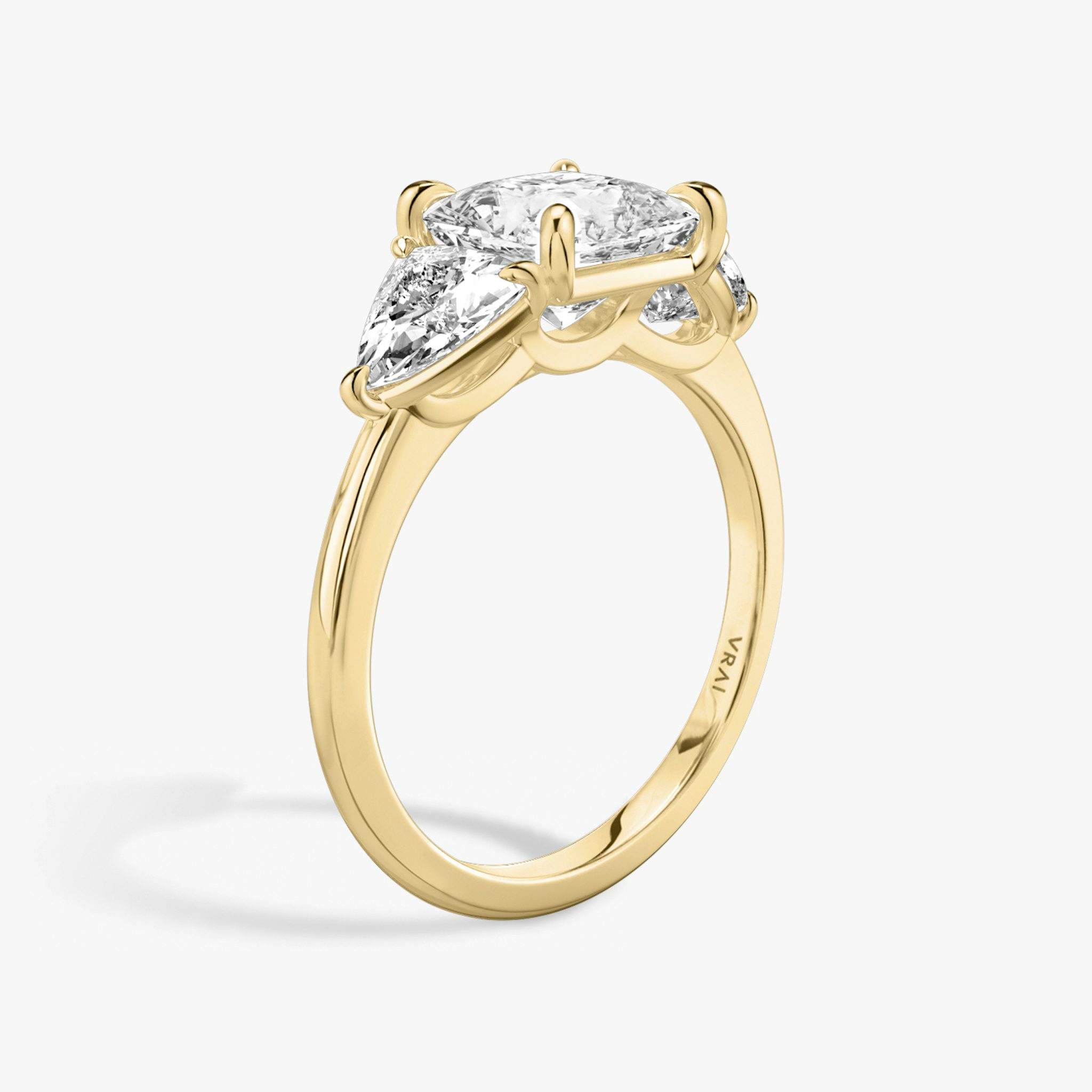 The Three Stone | Princess | 18k | Yellow Gold | bandAccent: Plain | sideStoneCarat: 0.50ct | sideStoneShape: Trillion | diamondOrientation: vertical | caratWeight: other