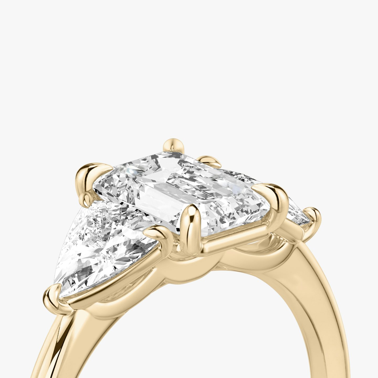 Three Stone | Emerald | 14k | Roségold | bandAccent: Ohne Pavé-Besatz | sideStoneCarat: 0.50ct | sideStoneShape: Trillant | diamondOrientation: vertical | caratWeight: other