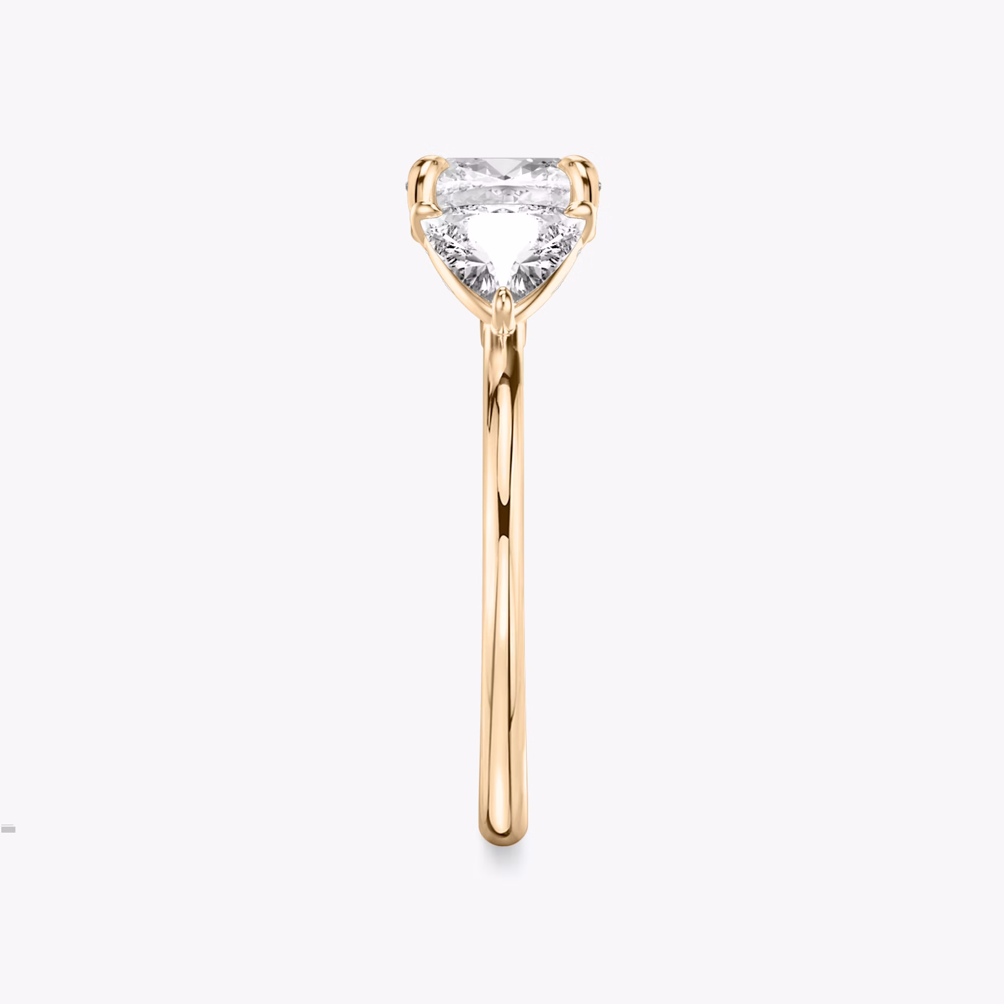 Three Stone | Cushion | 14k | Roségold | bandAccent: Ohne Pavé-Besatz | sideStoneCarat: 0.50ct | sideStoneShape: Trillant | diamondOrientation: vertical | caratWeight: other