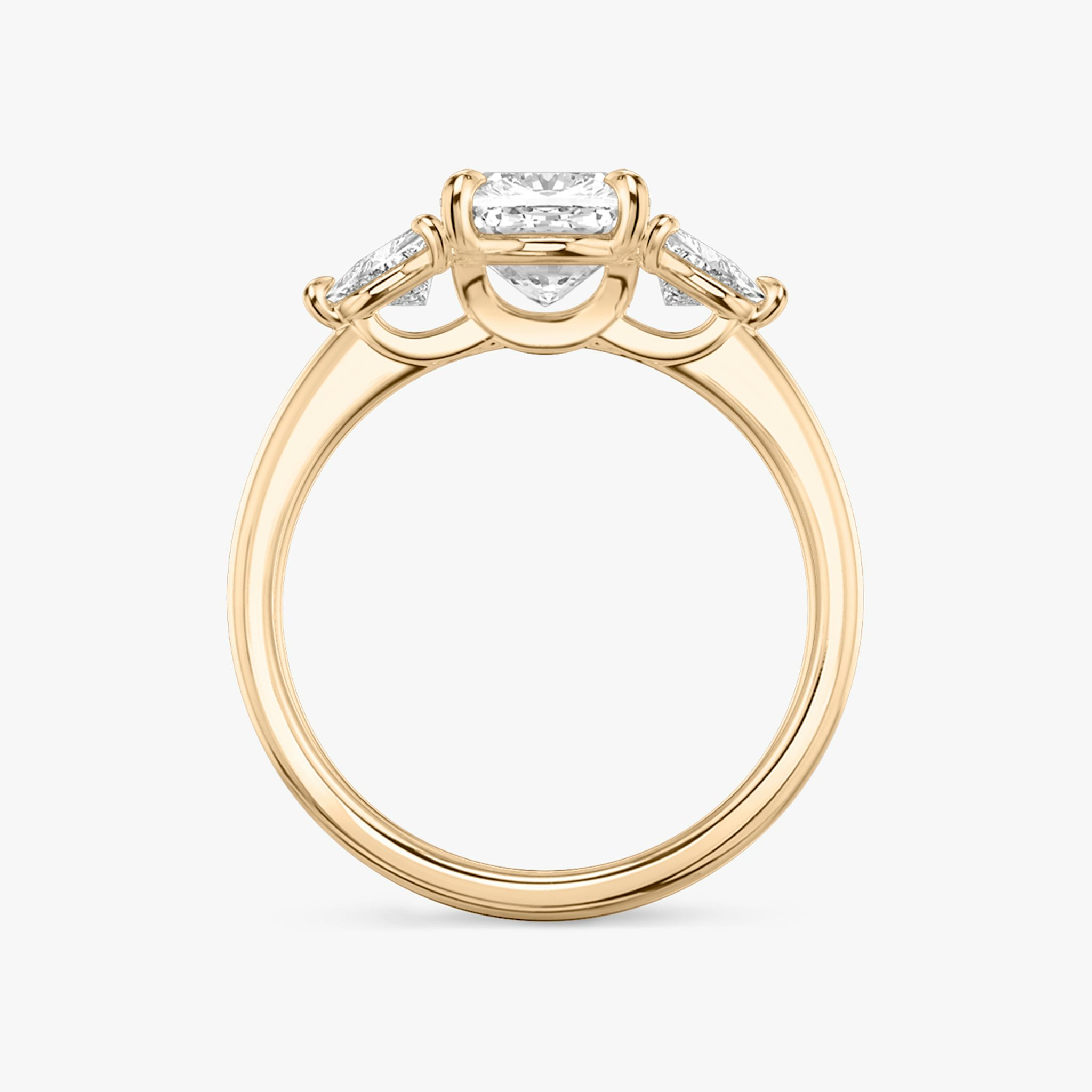 Anillo de compromiso Three Stone | Cojín | 14k | Oro rosa | bandAccent: Simple | sideStoneCarat: 0.25ct | sideStoneShape: Trillón | diamondOrientation: vertical | caratWeight: other