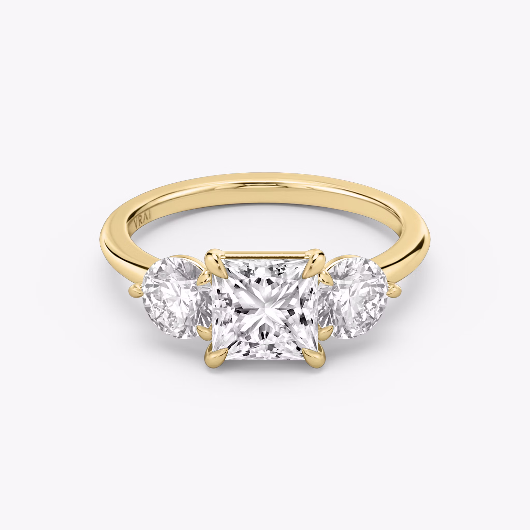 The Three Stone | Princess | 18k | Yellow Gold | bandAccent: Plain | sideStoneCarat: 0.50ct | sideStoneShape: Round Brilliant | diamondOrientation: vertical | caratWeight: other