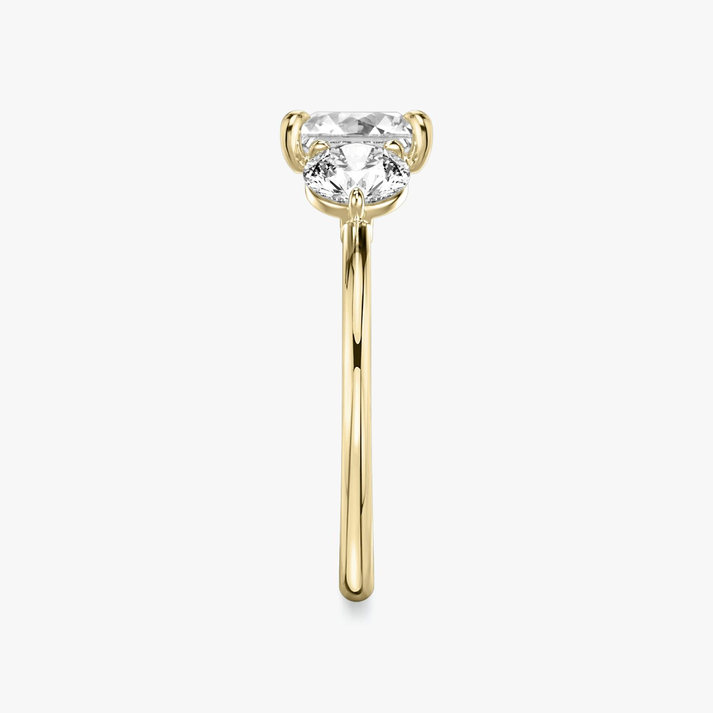 The Three Stone | Princess | 18k | Yellow Gold | bandAccent: Plain | sideStoneCarat: 0.50ct | sideStoneShape: Round Brilliant | diamondOrientation: vertical | caratWeight: other