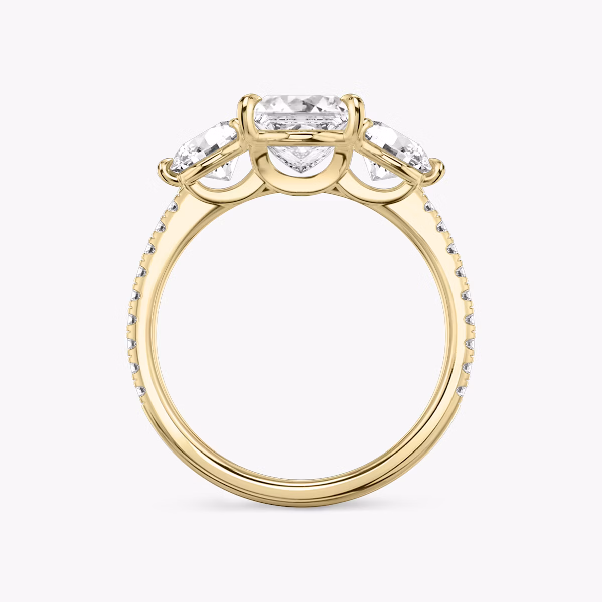 Three Stone | Princess | 18k | Gelbgold | bandAccent: Mit Pavé-Besatz | sideStoneCarat: 0.50ct | sideStoneShape: Rund | diamondOrientation: vertical | caratWeight: other