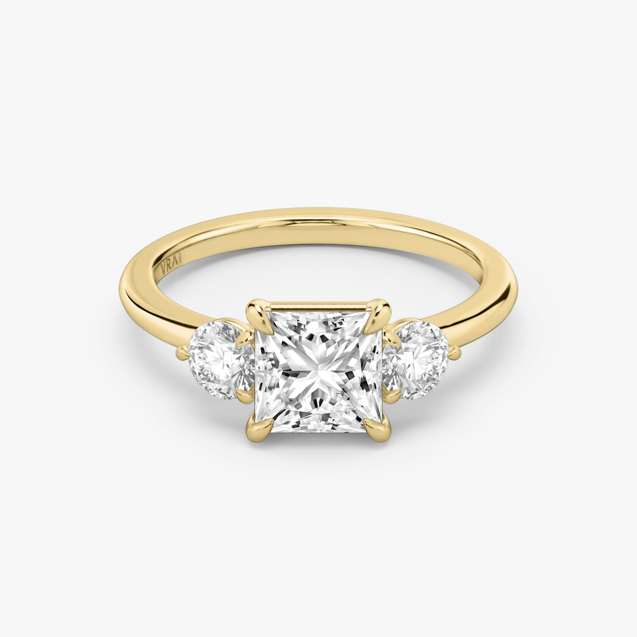 The Three Stone | Princess | 18k | Yellow Gold | bandAccent: Plain | sideStoneCarat: 0.25ct | sideStoneShape: Round Brilliant | diamondOrientation: vertical | caratWeight: other