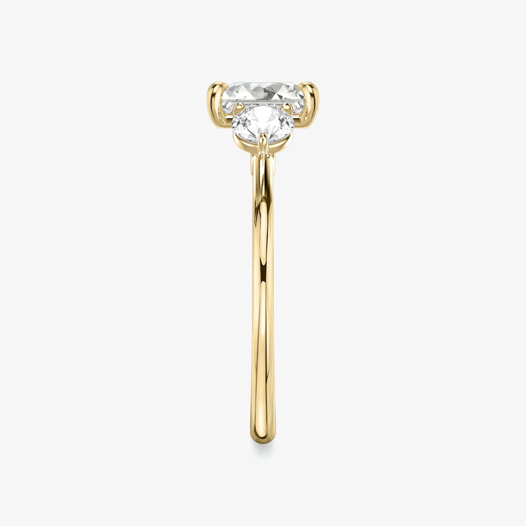 The Three Stone | Princess | 18k | Yellow Gold | bandAccent: Plain | sideStoneCarat: 0.25ct | sideStoneShape: Round Brilliant | diamondOrientation: vertical | caratWeight: other