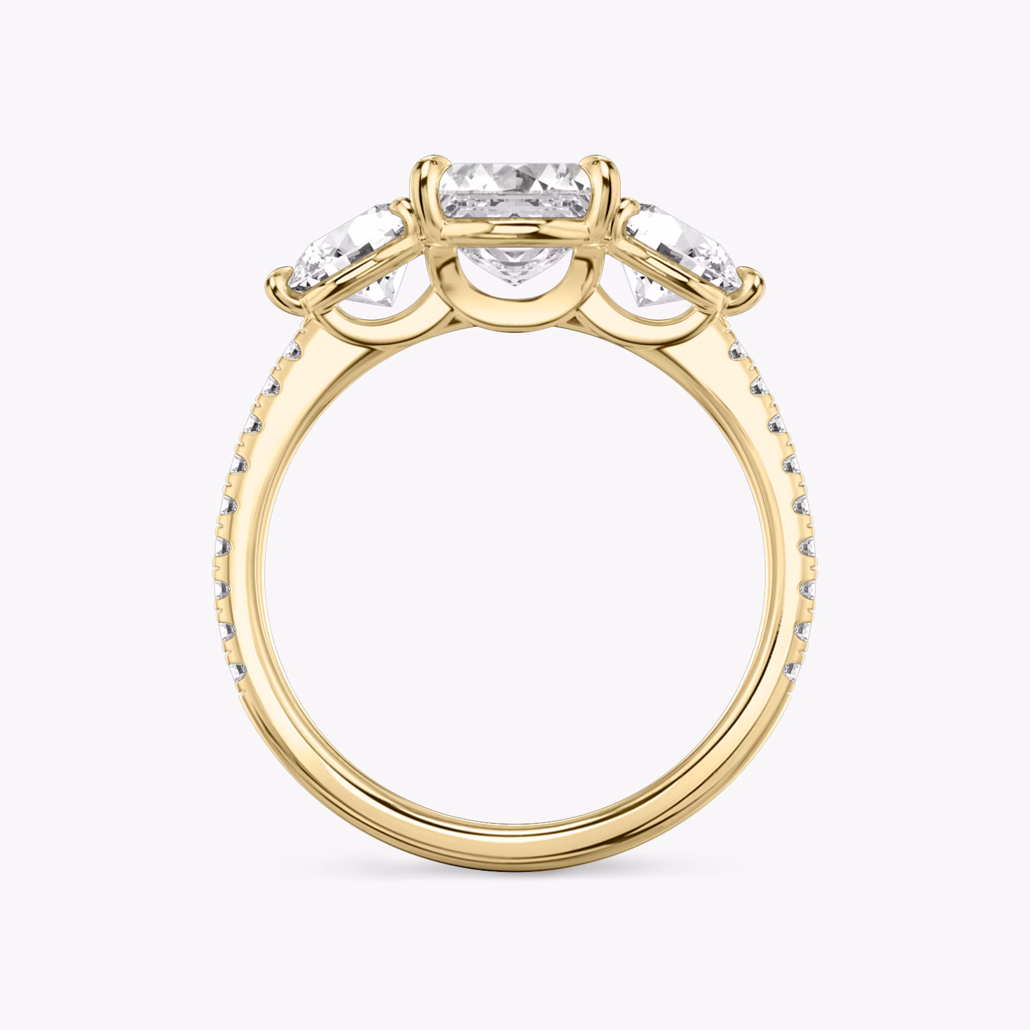 Three Stone | Asscher | 18k | Gelbgold | bandAccent: Mit Pavé-Besatz | sideStoneCarat: 0.50ct | sideStoneShape: Rund | diamondOrientation: vertical | caratWeight: other