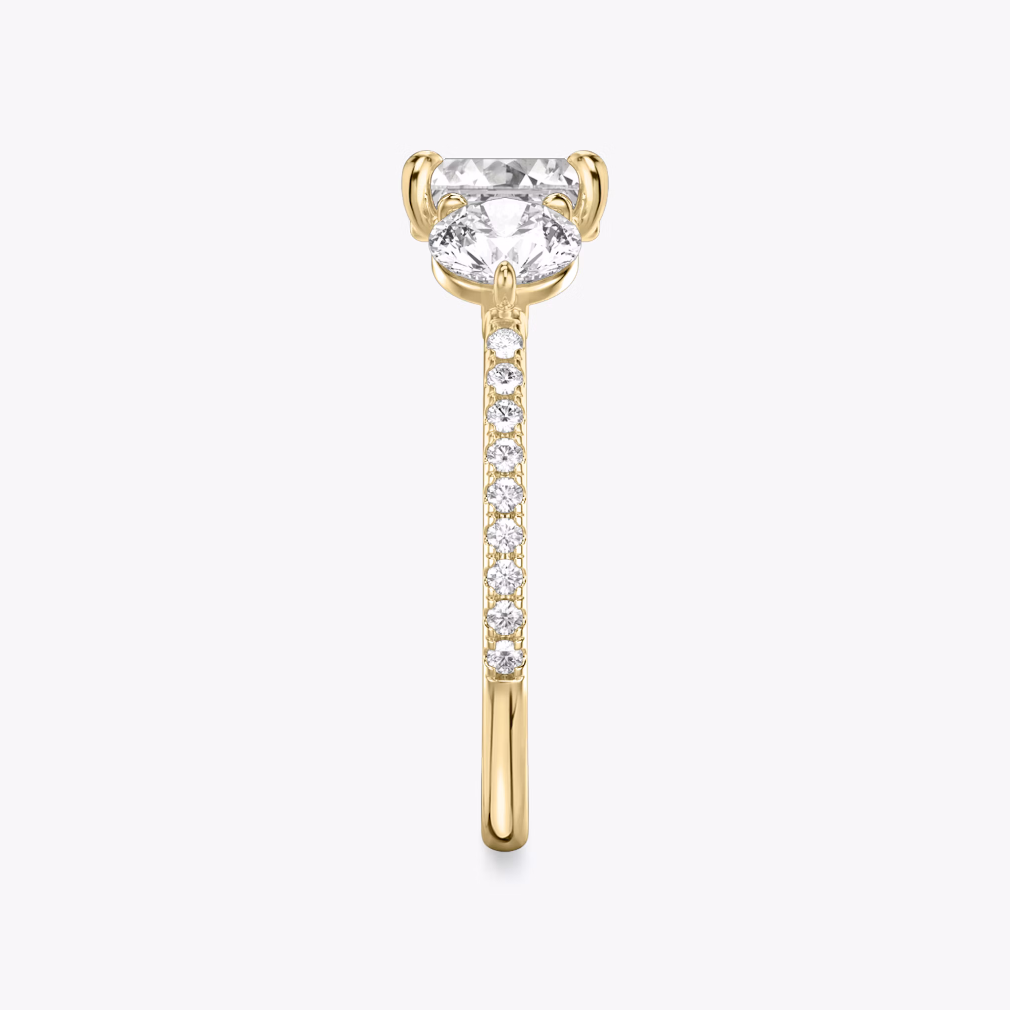Three Stone | Asscher | 18k | Gelbgold | bandAccent: Mit Pavé-Besatz | sideStoneCarat: 0.50ct | sideStoneShape: Rund | diamondOrientation: vertical | caratWeight: other