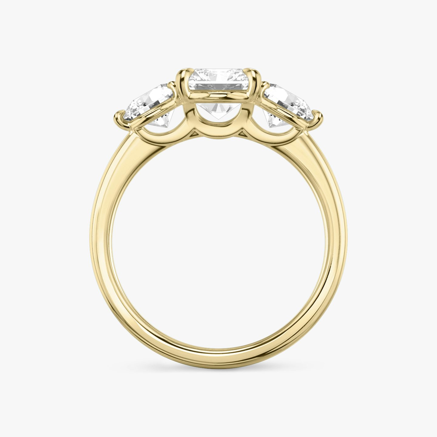 Three Stone | Radiant | 18k | Gelbgold | bandAccent: Ohne Pavé-Besatz | sideStoneCarat: 0.50ct | sideStoneShape: Rund | diamondOrientation: vertical | caratWeight: other